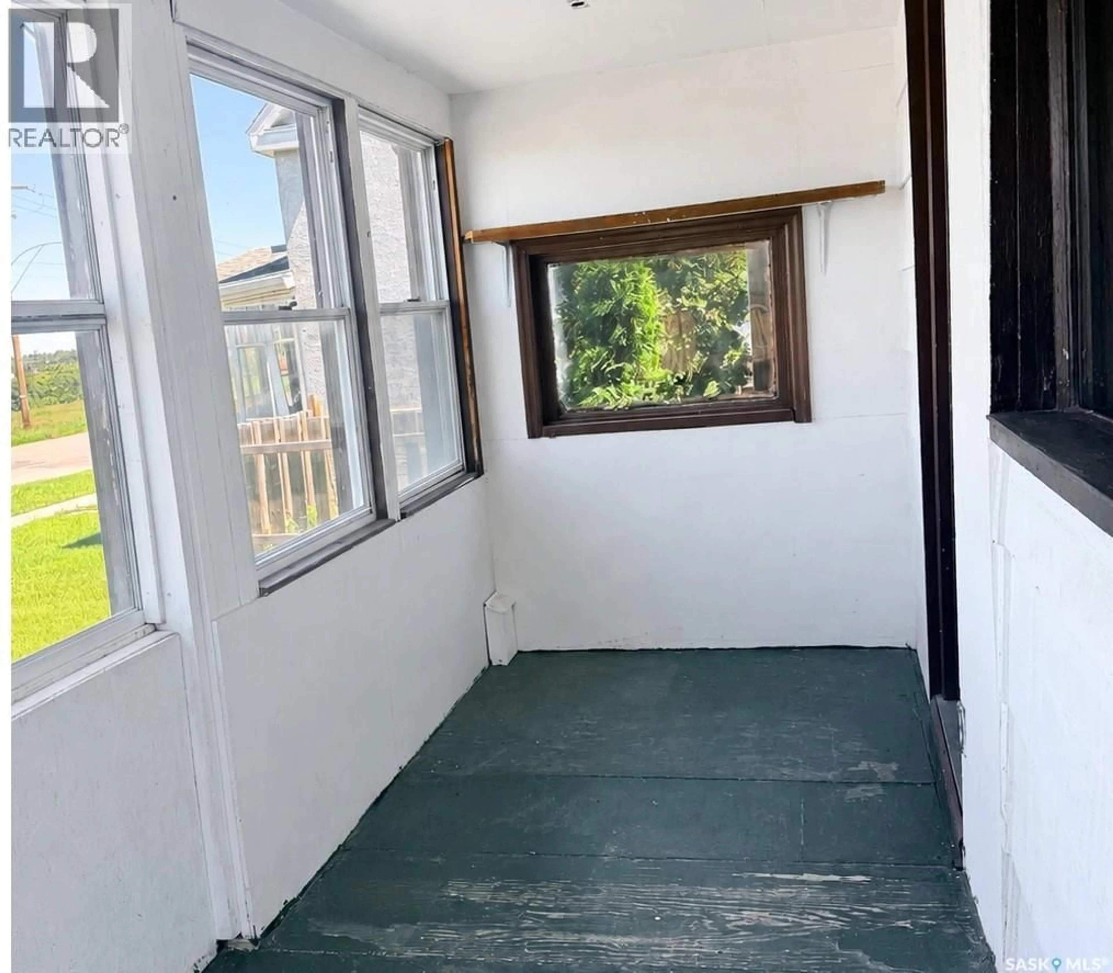 A pic of a room for 119 HOME STREET, Moose Jaw Saskatchewan S6H4X3