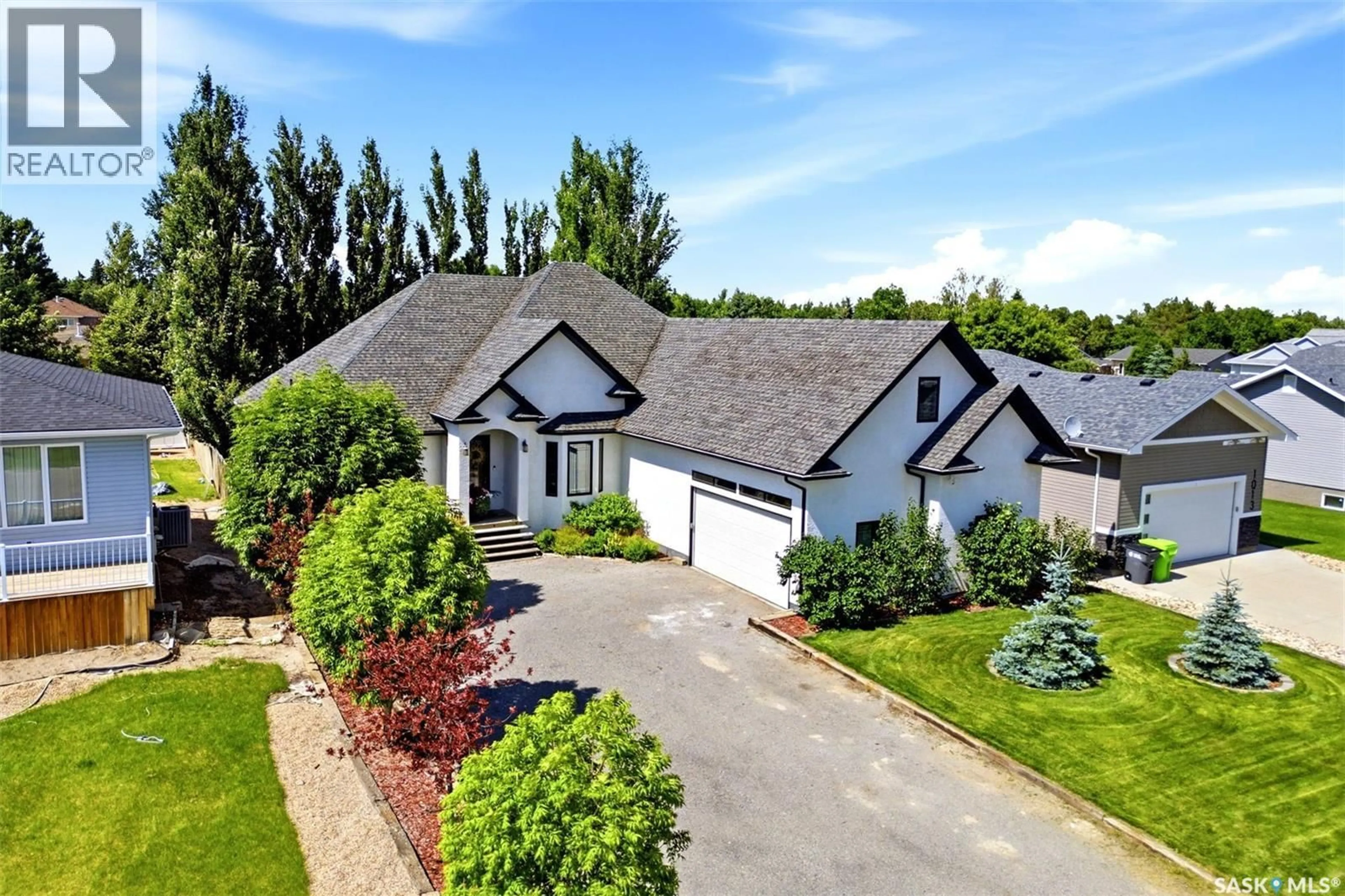 A pic from outside/outdoor area/front of a property/back of a property/a pic from drone, street for 1011 OTTERLOO STREET, Indian Head Saskatchewan S0G2K0