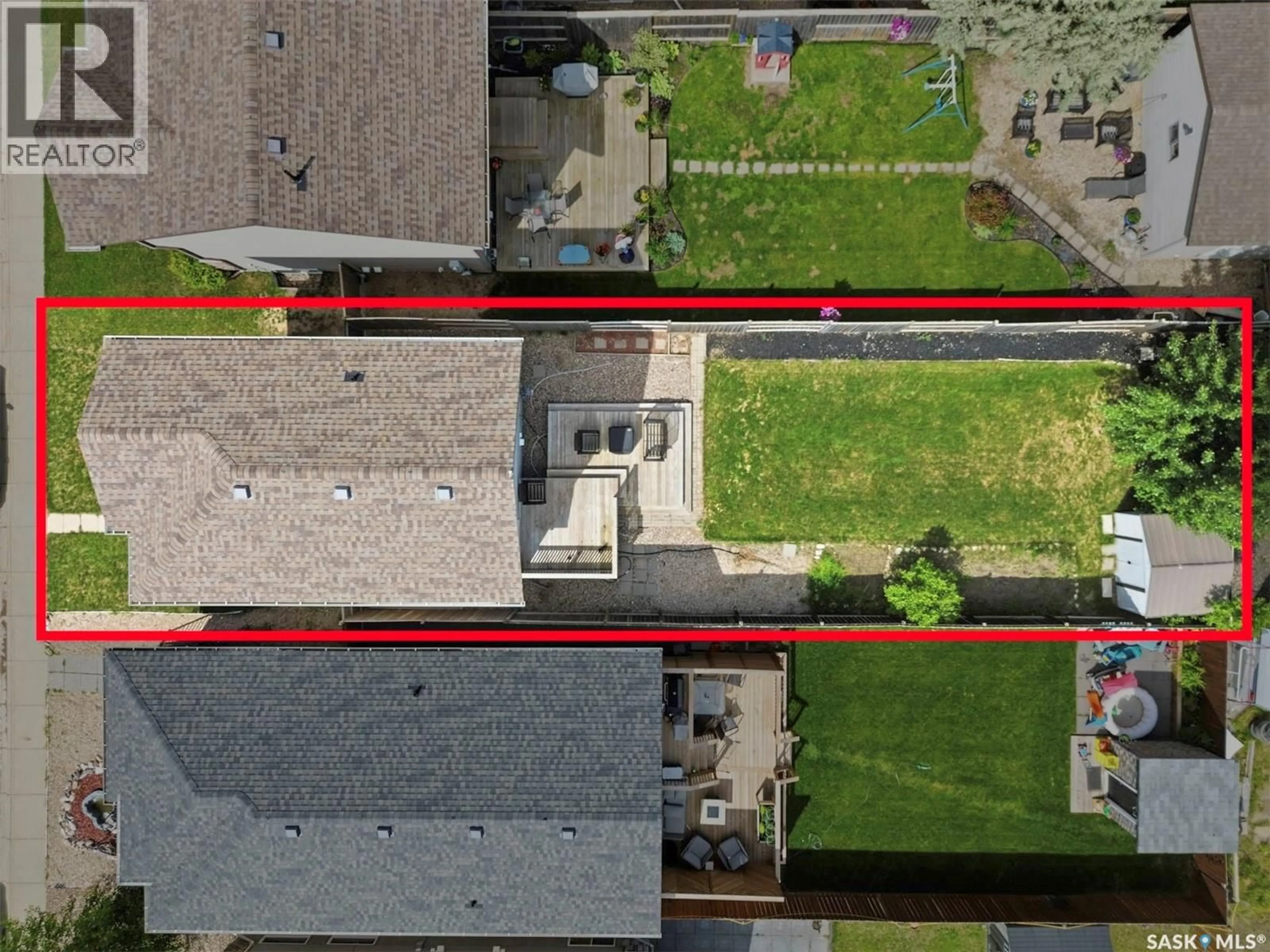 A pic from outside/outdoor area/front of a property/back of a property/a pic from drone, unknown for 911 GLENVIEW COVE, Martensville Saskatchewan S0K0A2