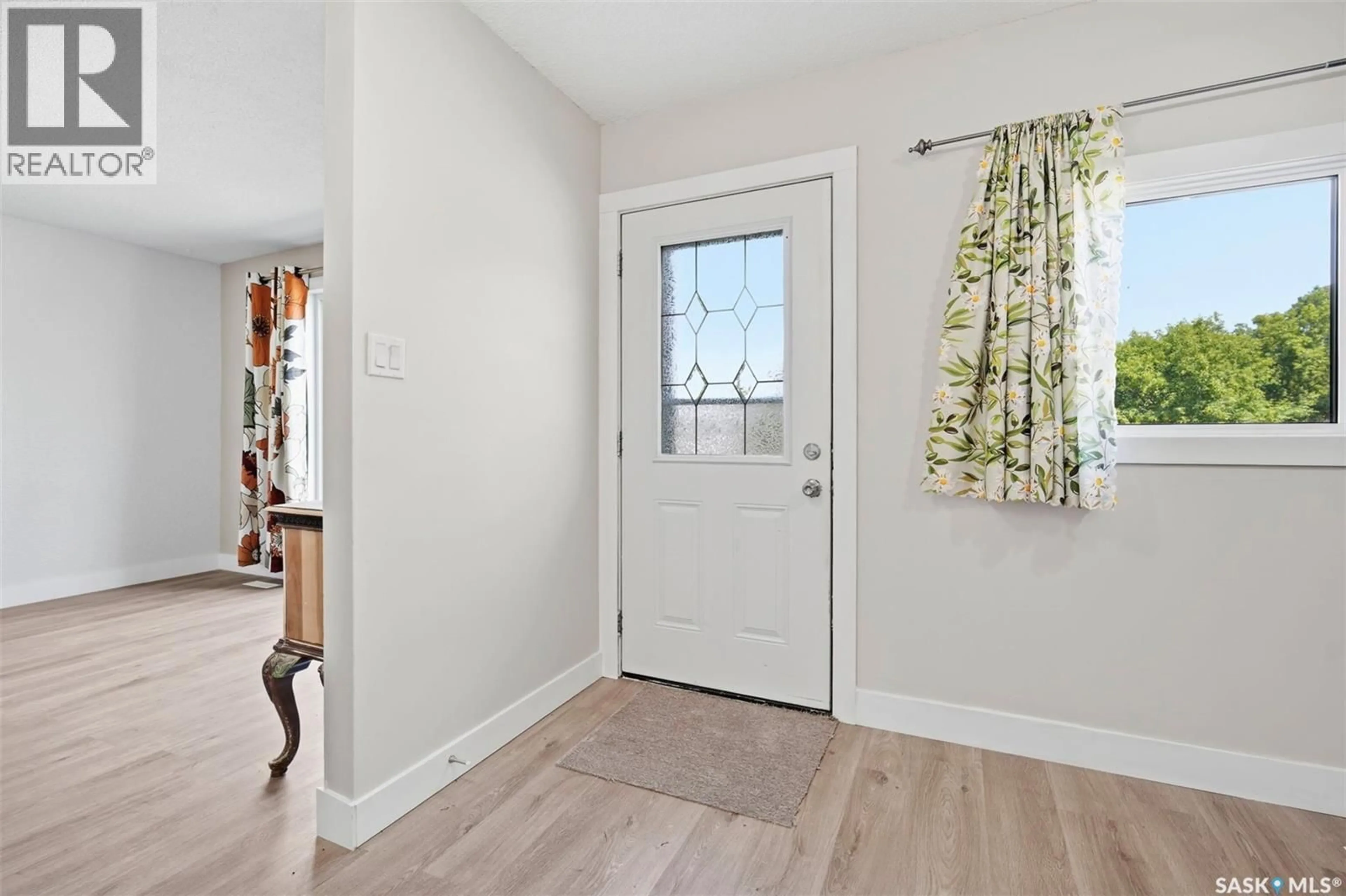 Indoor entryway for 1919 14TH STREET, Prince Albert Saskatchewan S6V3P3