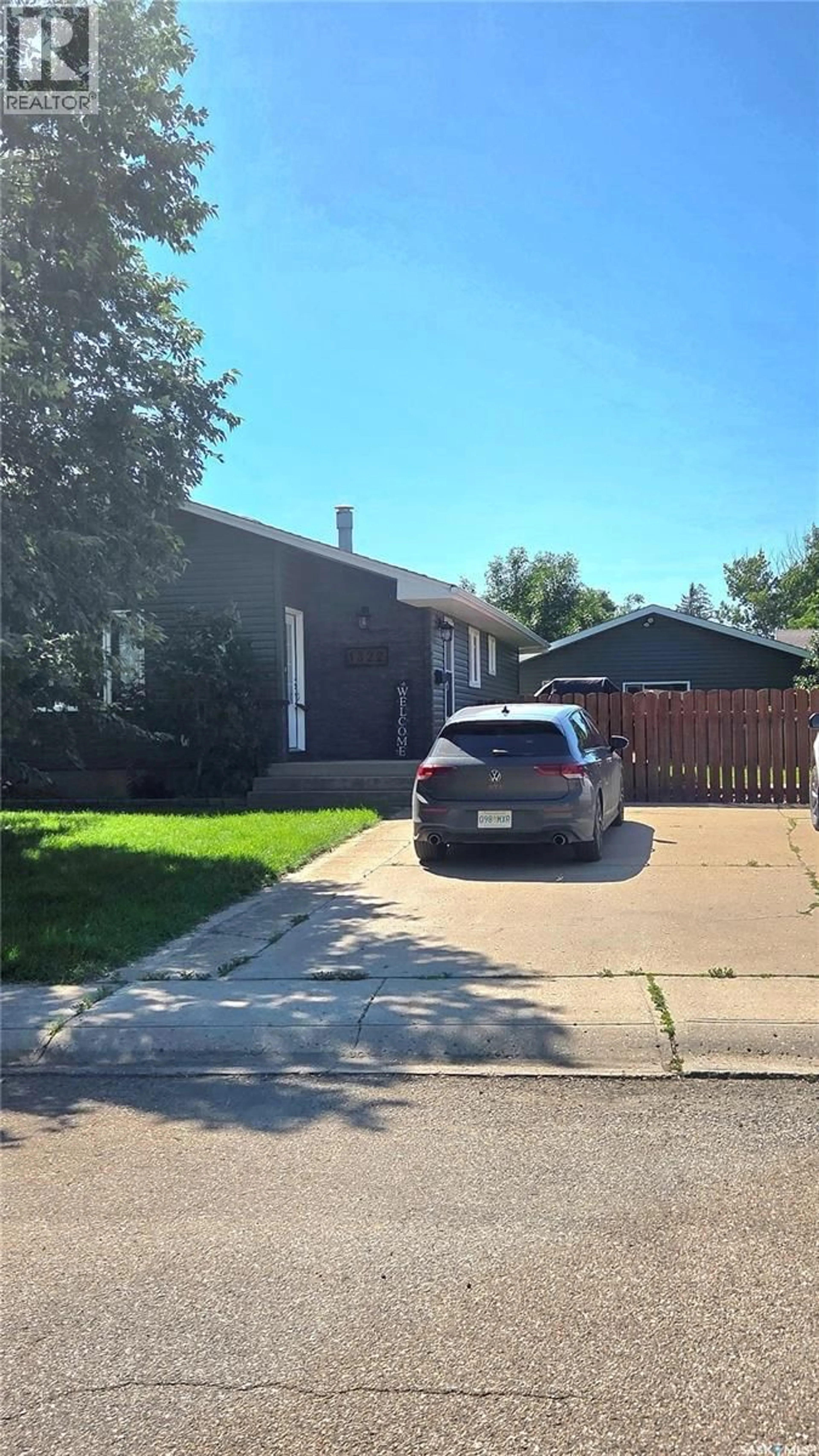 Unknown for 1322 QUEEN CRESCENT, Moose Jaw Saskatchewan S6H3G4
