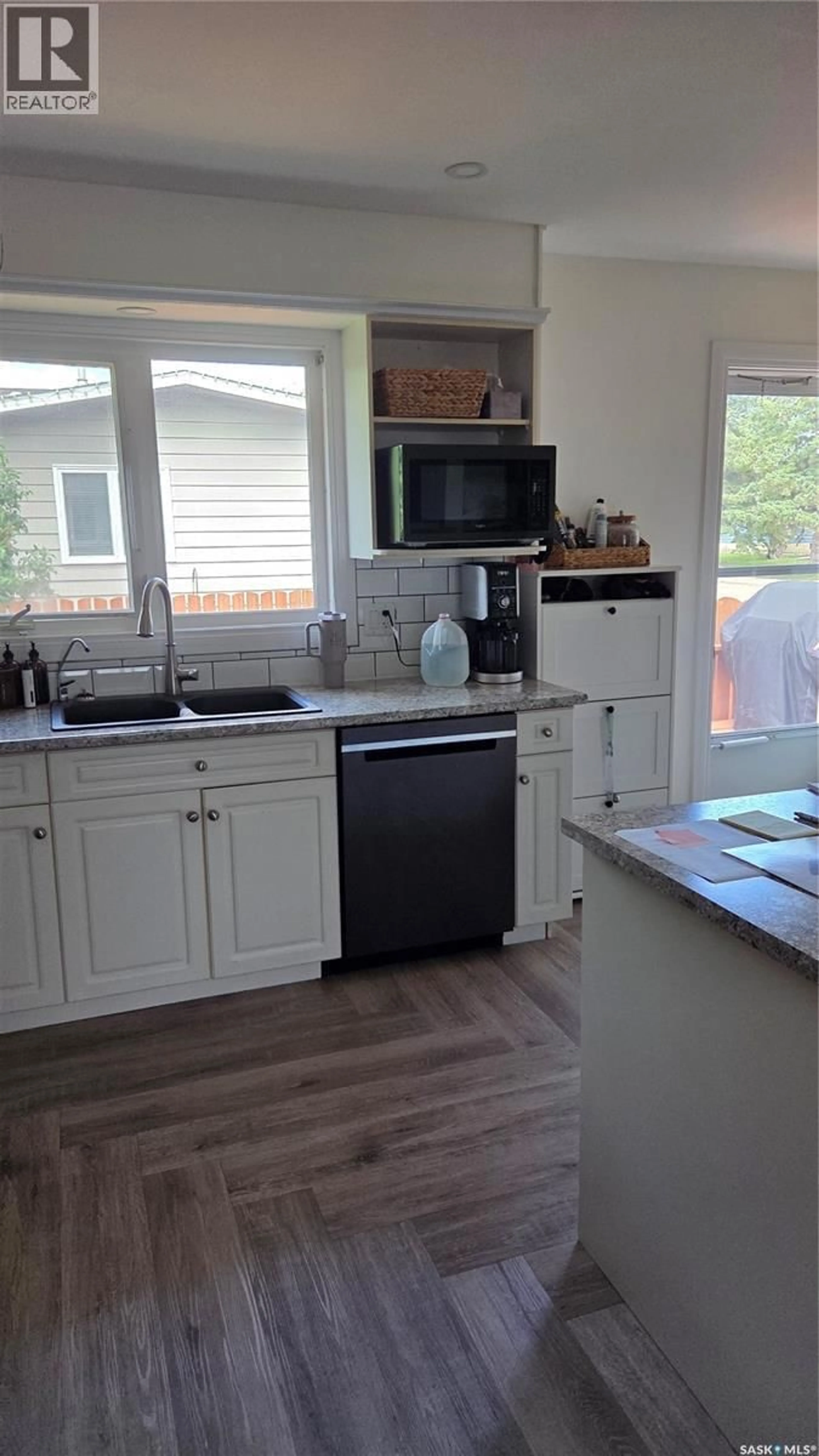 Open concept kitchen, unknown for 1322 QUEEN CRESCENT, Moose Jaw Saskatchewan S6H3G4