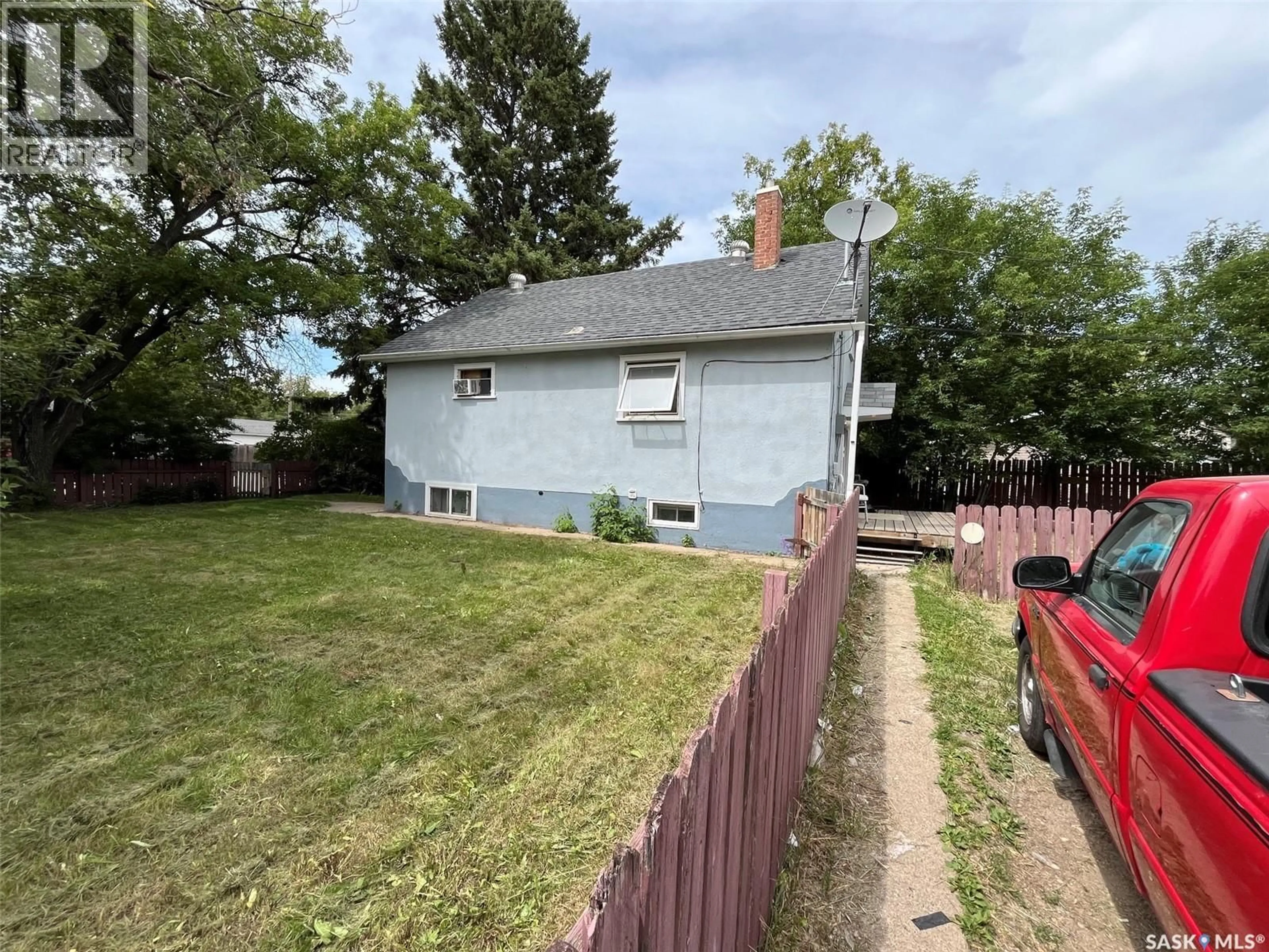 A pic from outside/outdoor area/front of a property/back of a property/a pic from drone, street for 630 5TH AVENUE, Prince Albert Saskatchewan S6V2H5