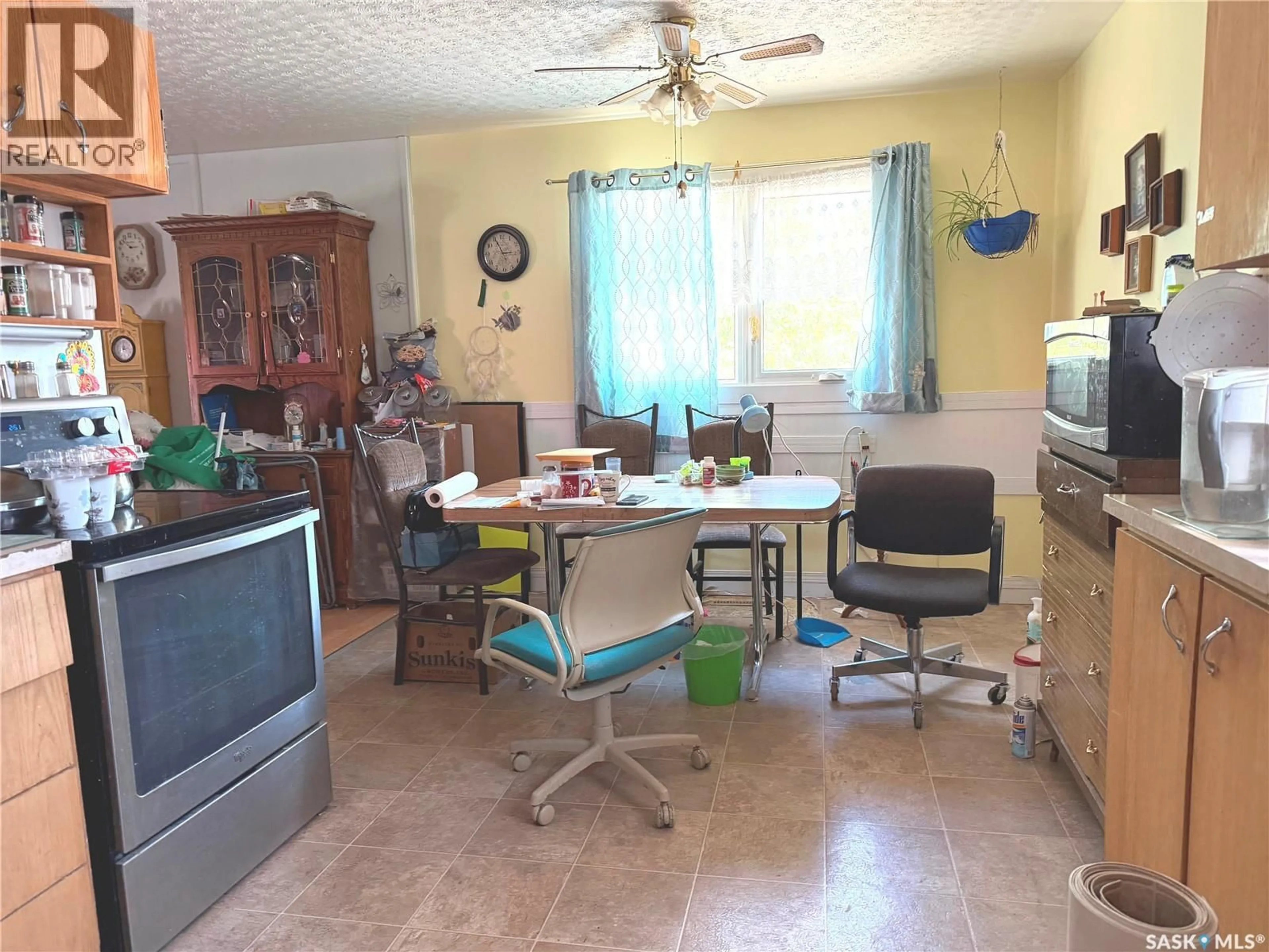 A pic of a room for 398 BROADWAY STREET, Fort Qu'Appelle Saskatchewan S0G1S0