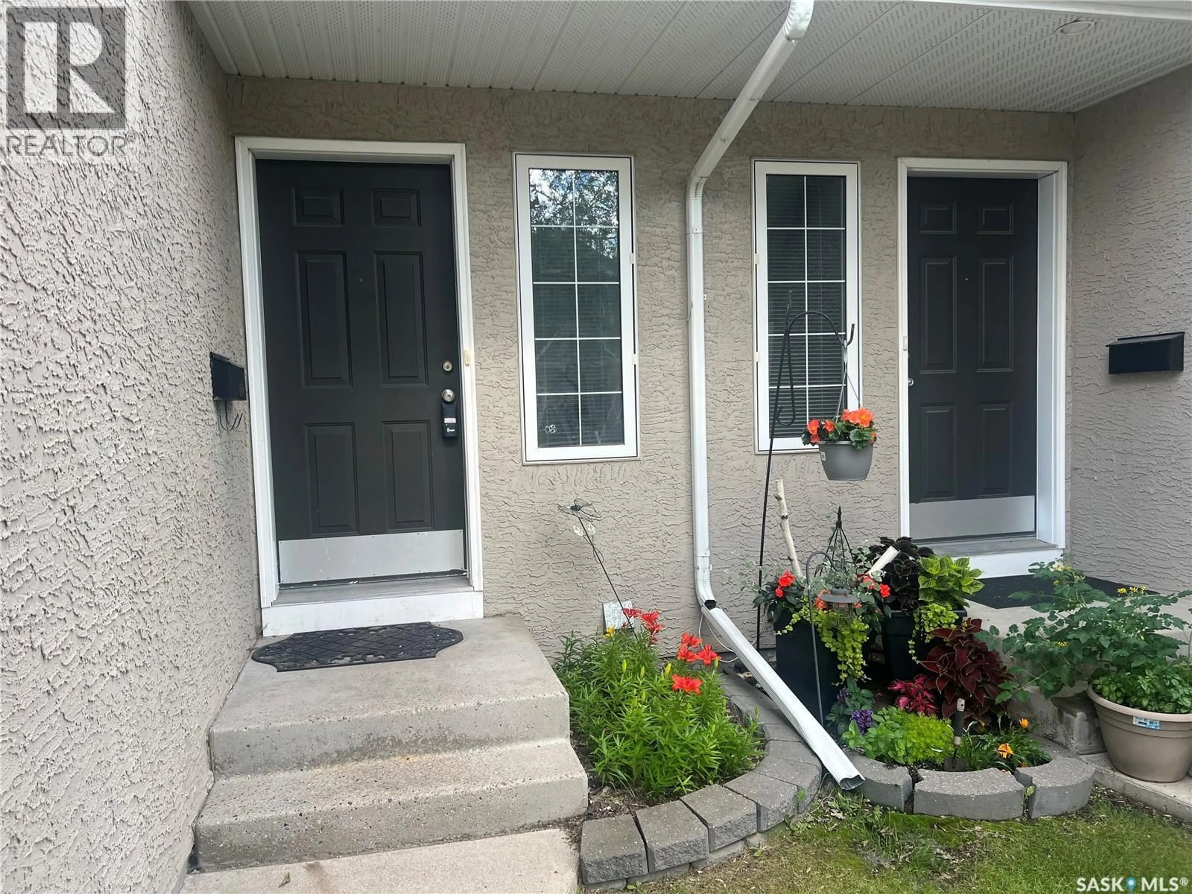 Indoor entryway for 103 - 23 BANYAN CRESCENT, Saskatoon Saskatchewan S7V1G2