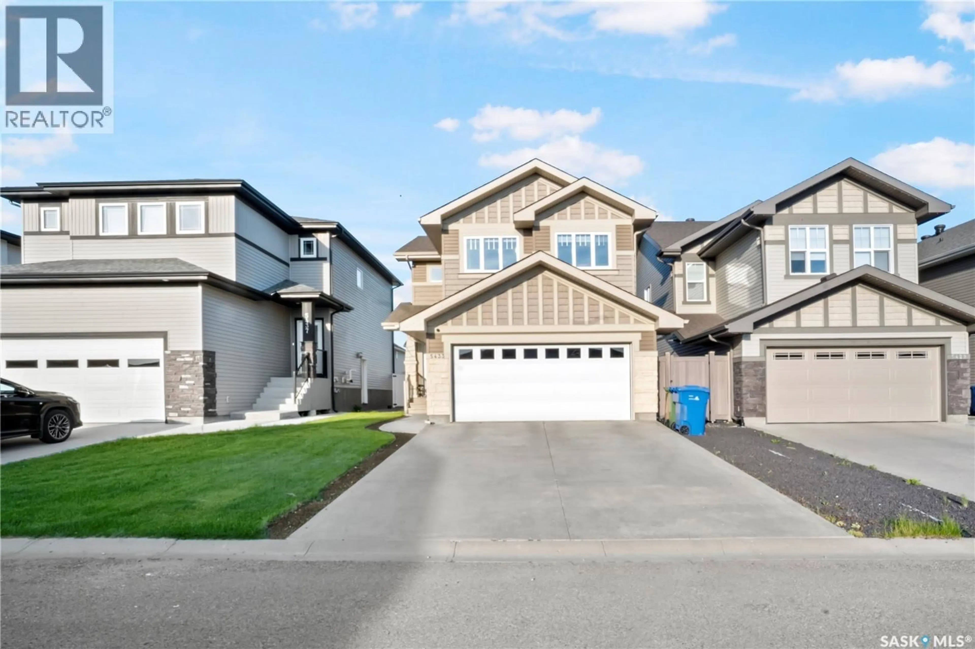 Home with vinyl exterior material, street for E - 5433 GREEN ALDER WAY, Regina Saskatchewan S4V3M7