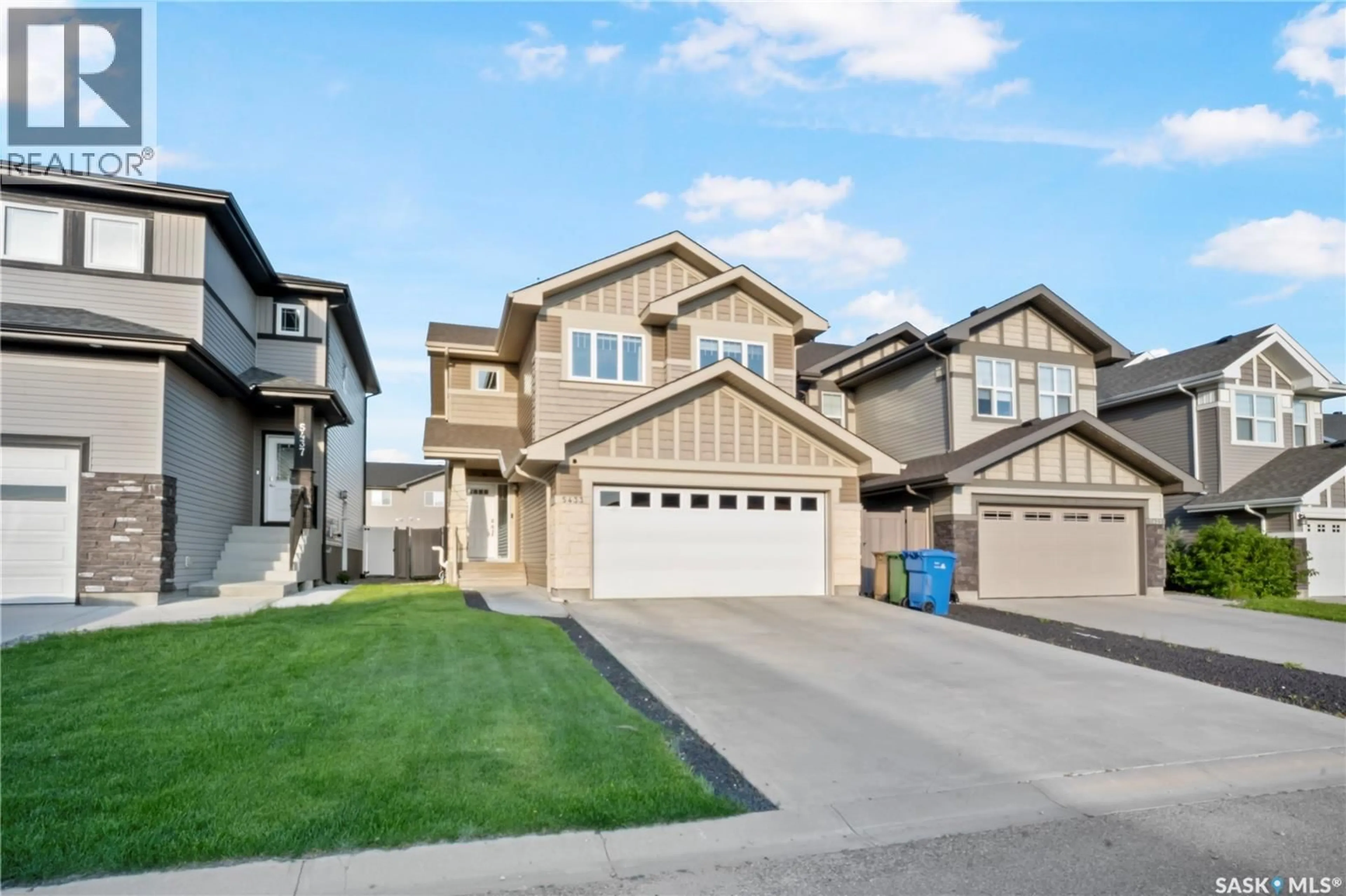 Home with vinyl exterior material, street for E - 5433 GREEN ALDER WAY, Regina Saskatchewan S4V3M7