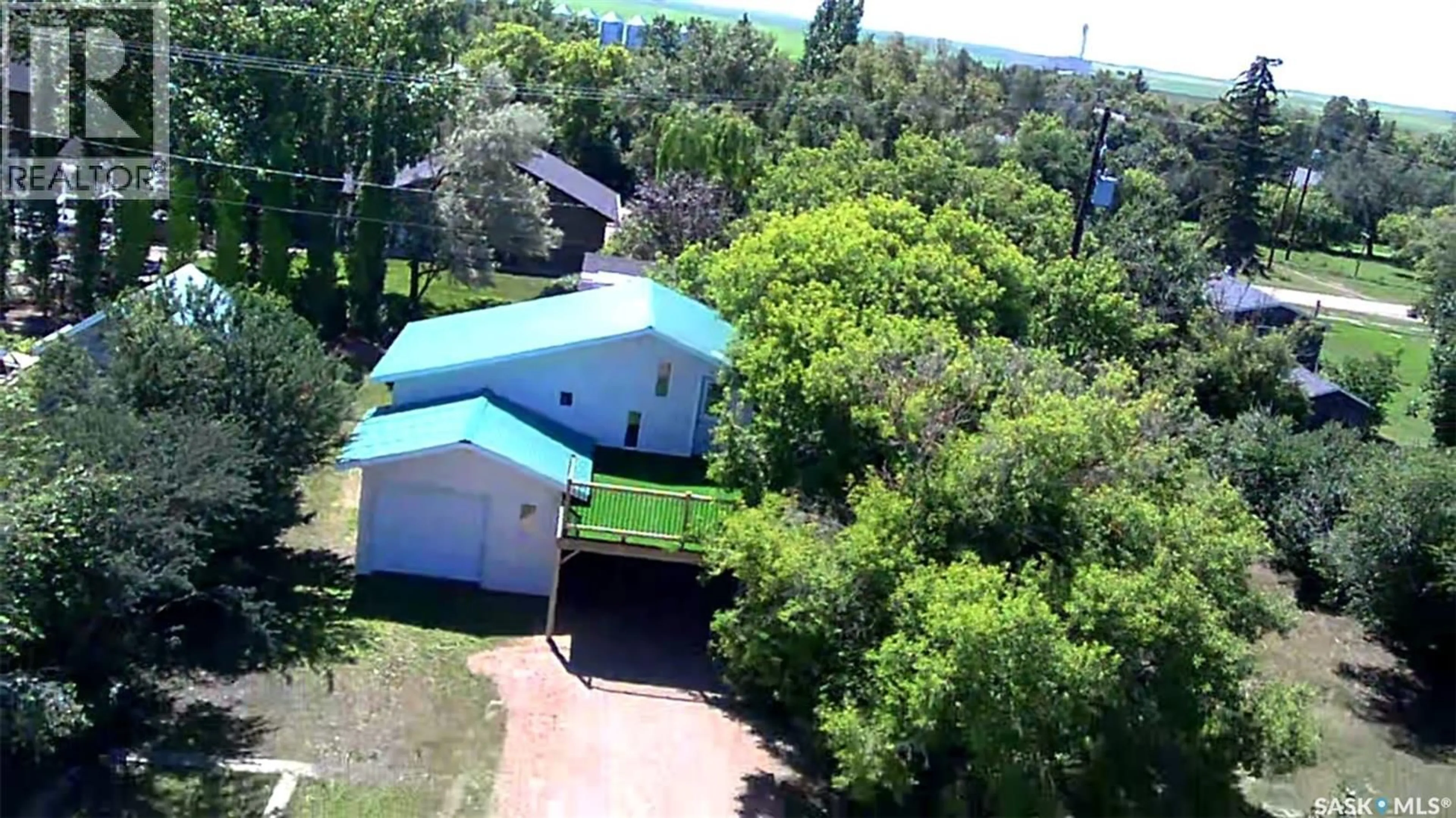 A pic from outside/outdoor area/front of a property/back of a property/a pic from drone, unknown for 608 WHYTE STREET, Loreburn Saskatchewan S0H2S0