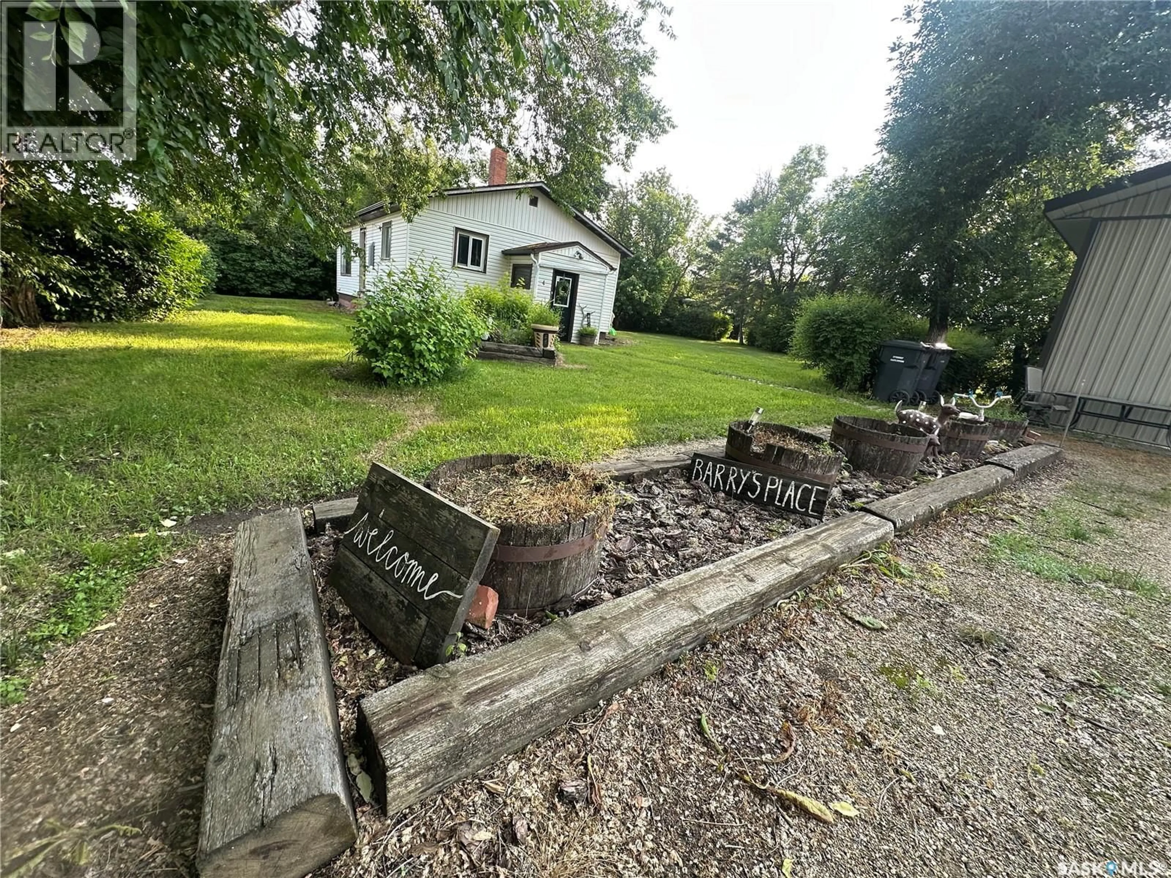 A pic from outside/outdoor area/front of a property/back of a property/a pic from drone, building for 212 SULLY AVENUE, Orkney Rm No. 244 Saskatchewan S3N4K1