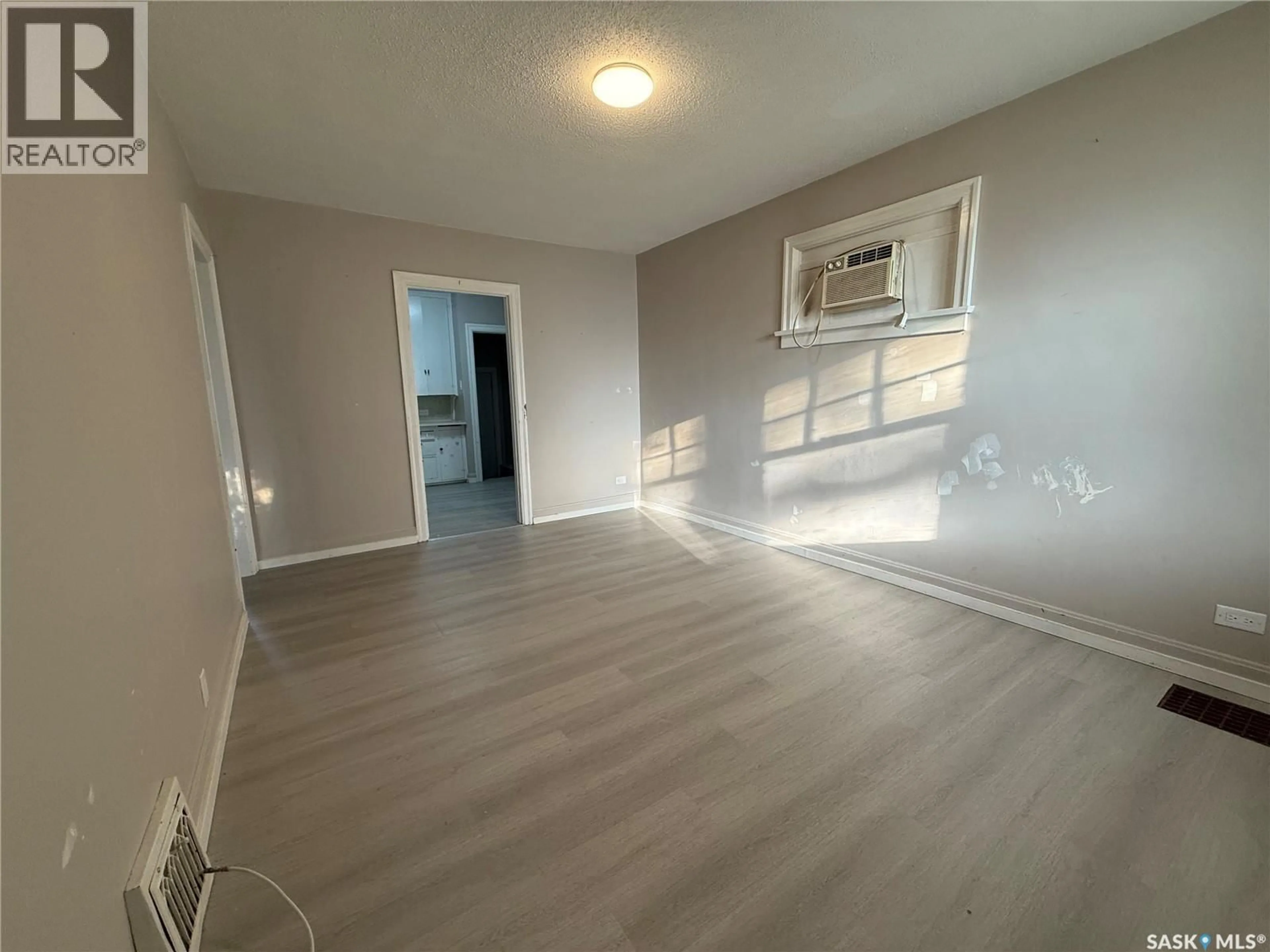 A pic of a room for 1705 QUEBEC STREET, Regina Saskatchewan S4P1J4