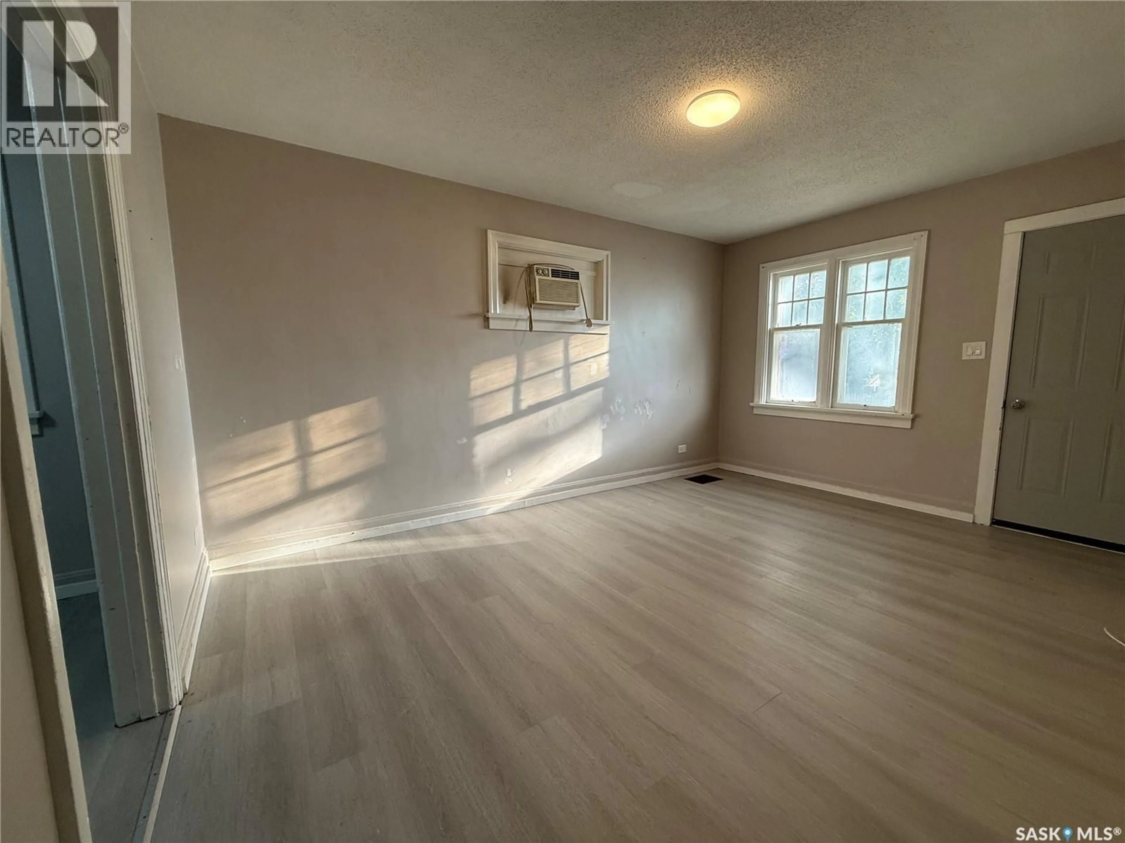A pic of a room for 1705 QUEBEC STREET, Regina Saskatchewan S4P1J4