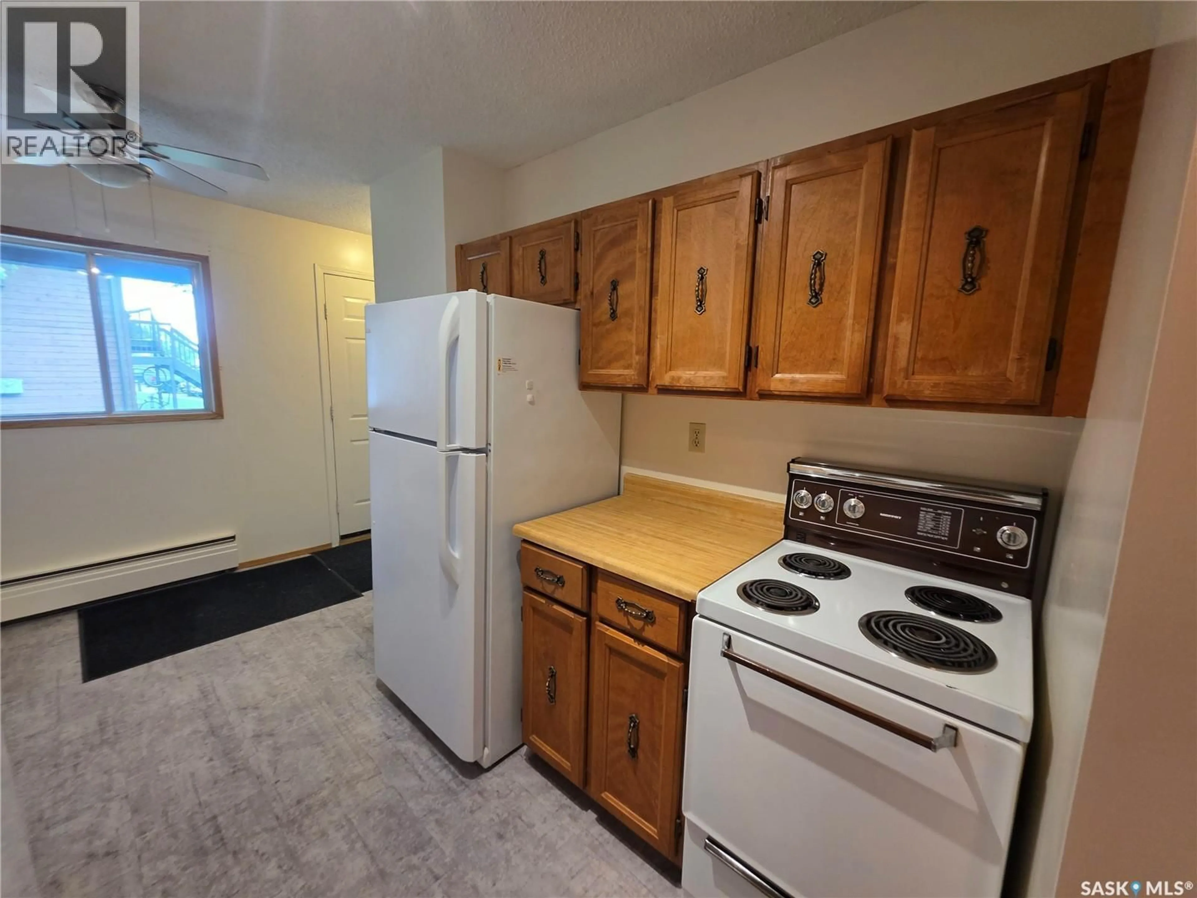 Standard kitchen, unknown for 108C - 1350 GORDON ROAD, Moose Jaw Saskatchewan S6H7R9