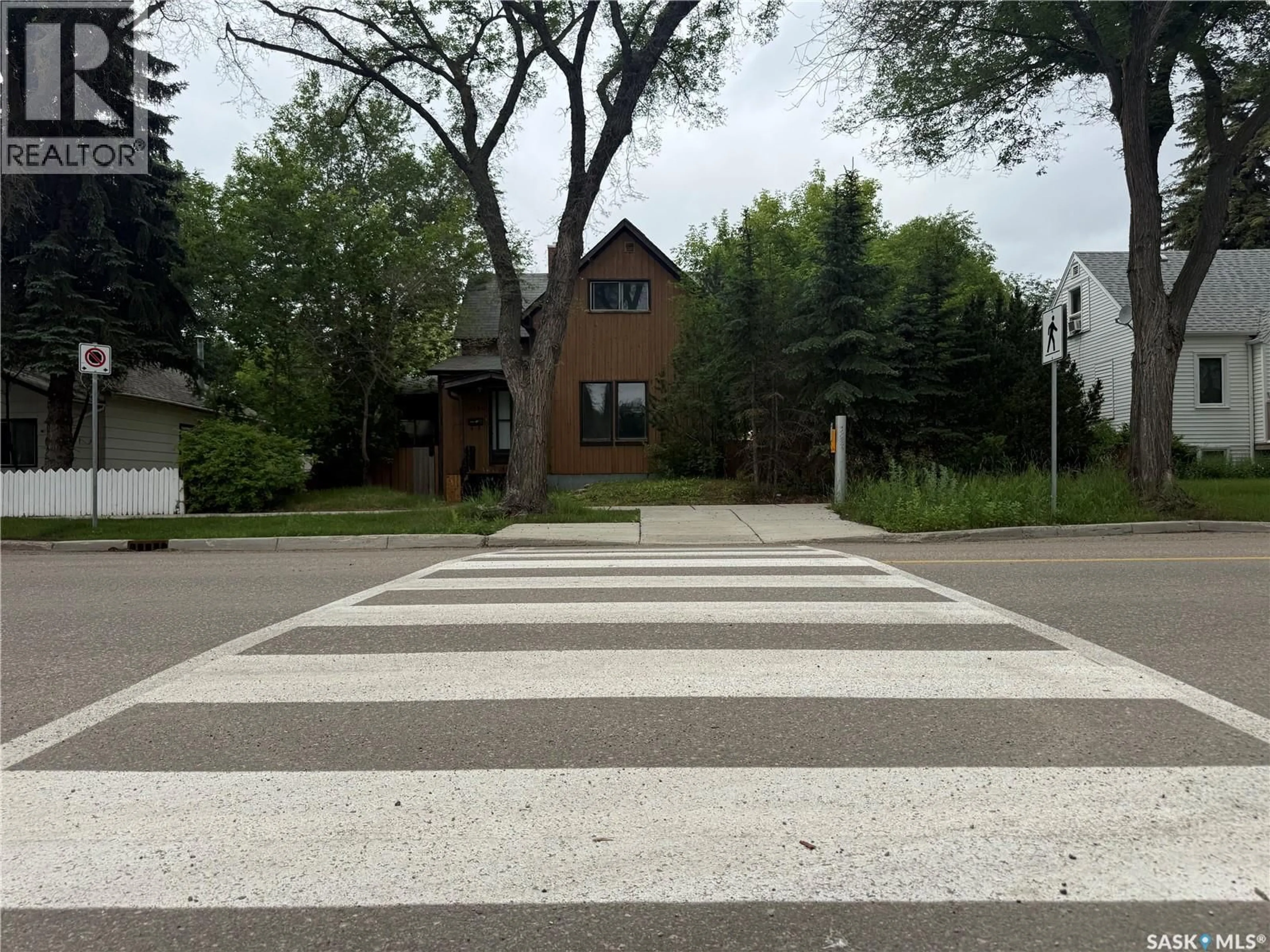 Blurry image for 1320 LORNE AVENUE, Saskatoon Saskatchewan S7H1X7