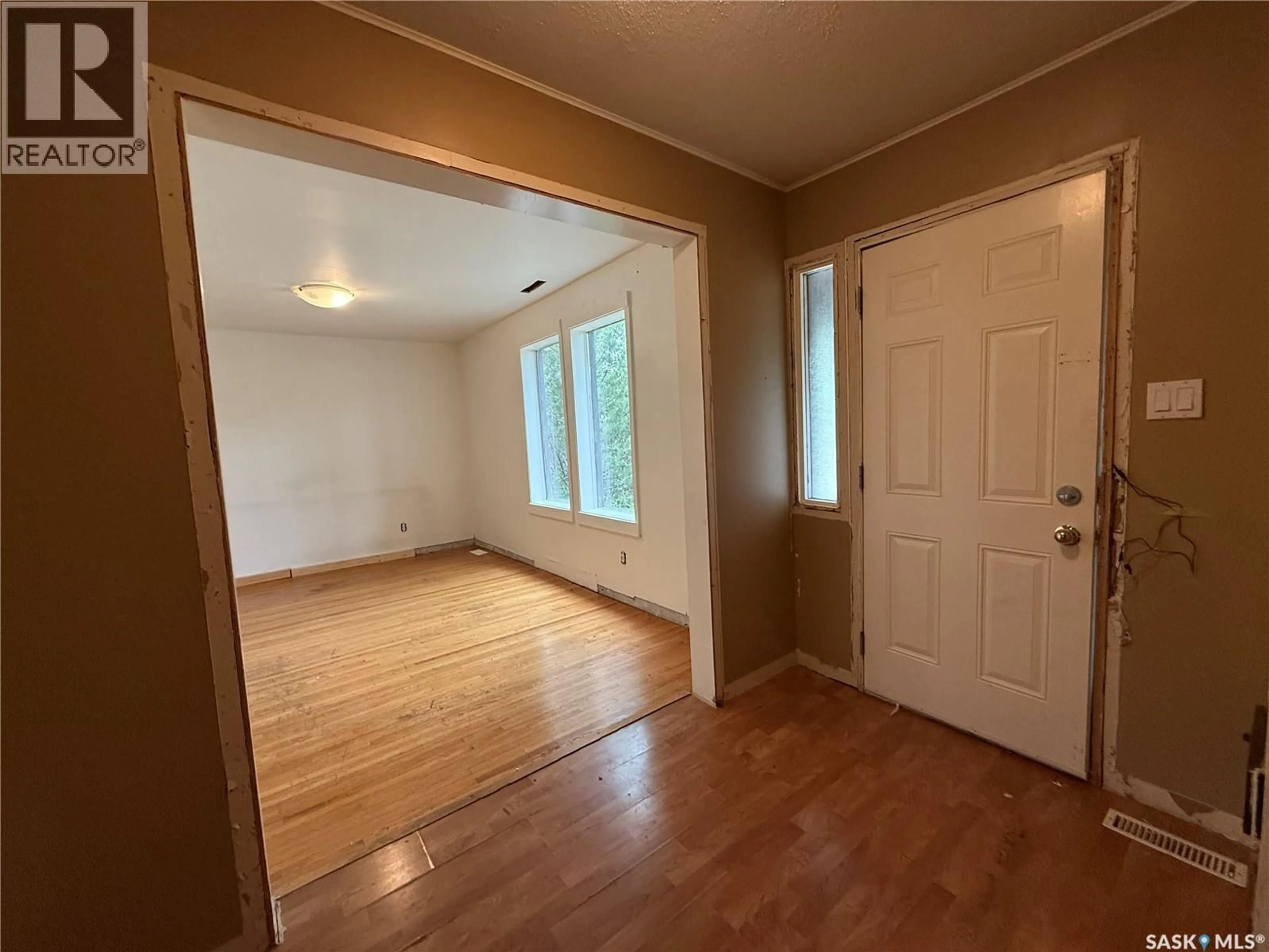 A pic of a room for 1320 LORNE AVENUE, Saskatoon Saskatchewan S7H1X7