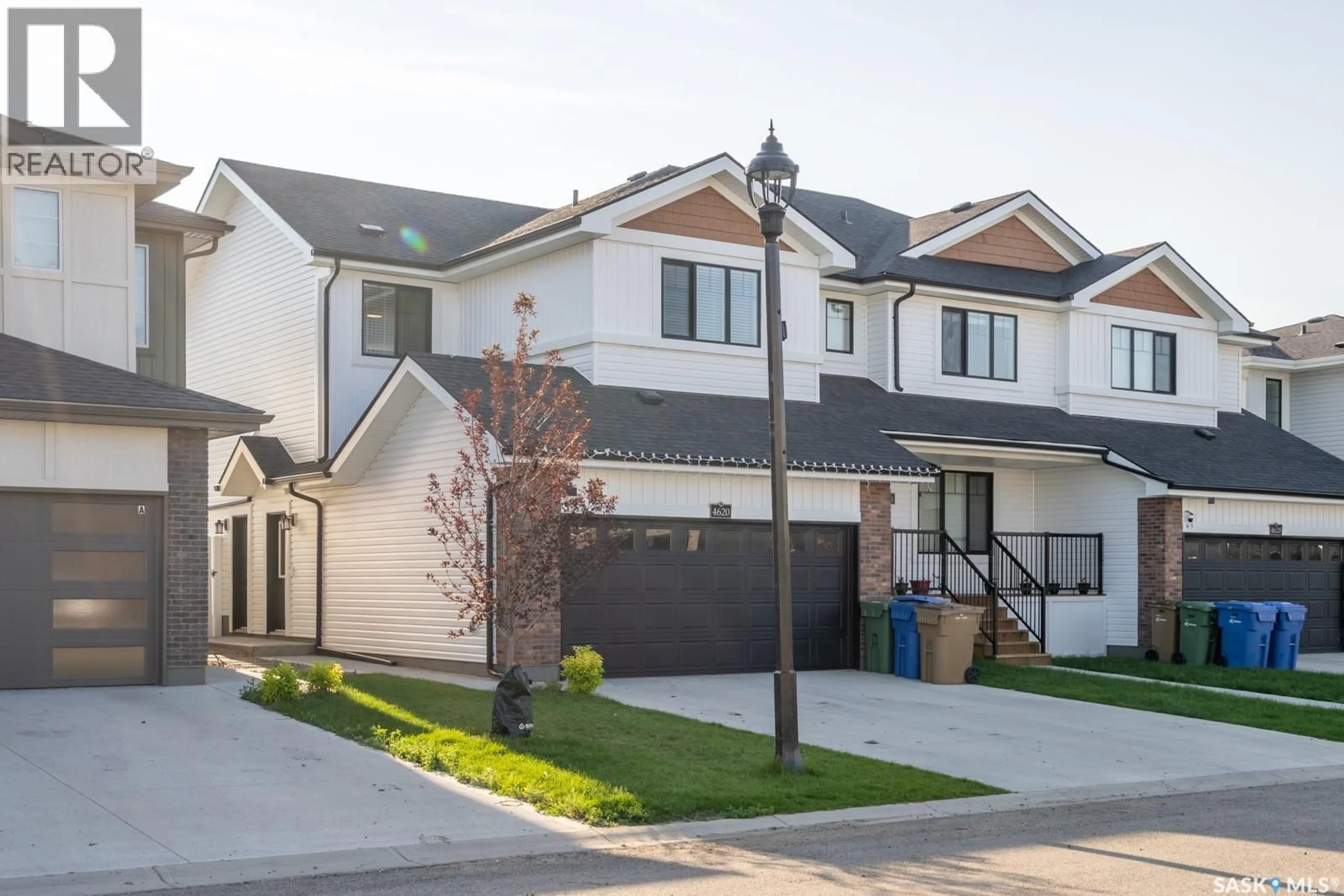 Home with vinyl exterior material, street for 4620 FERNDALE CRESCENT, Regina Saskatchewan S4V4A1