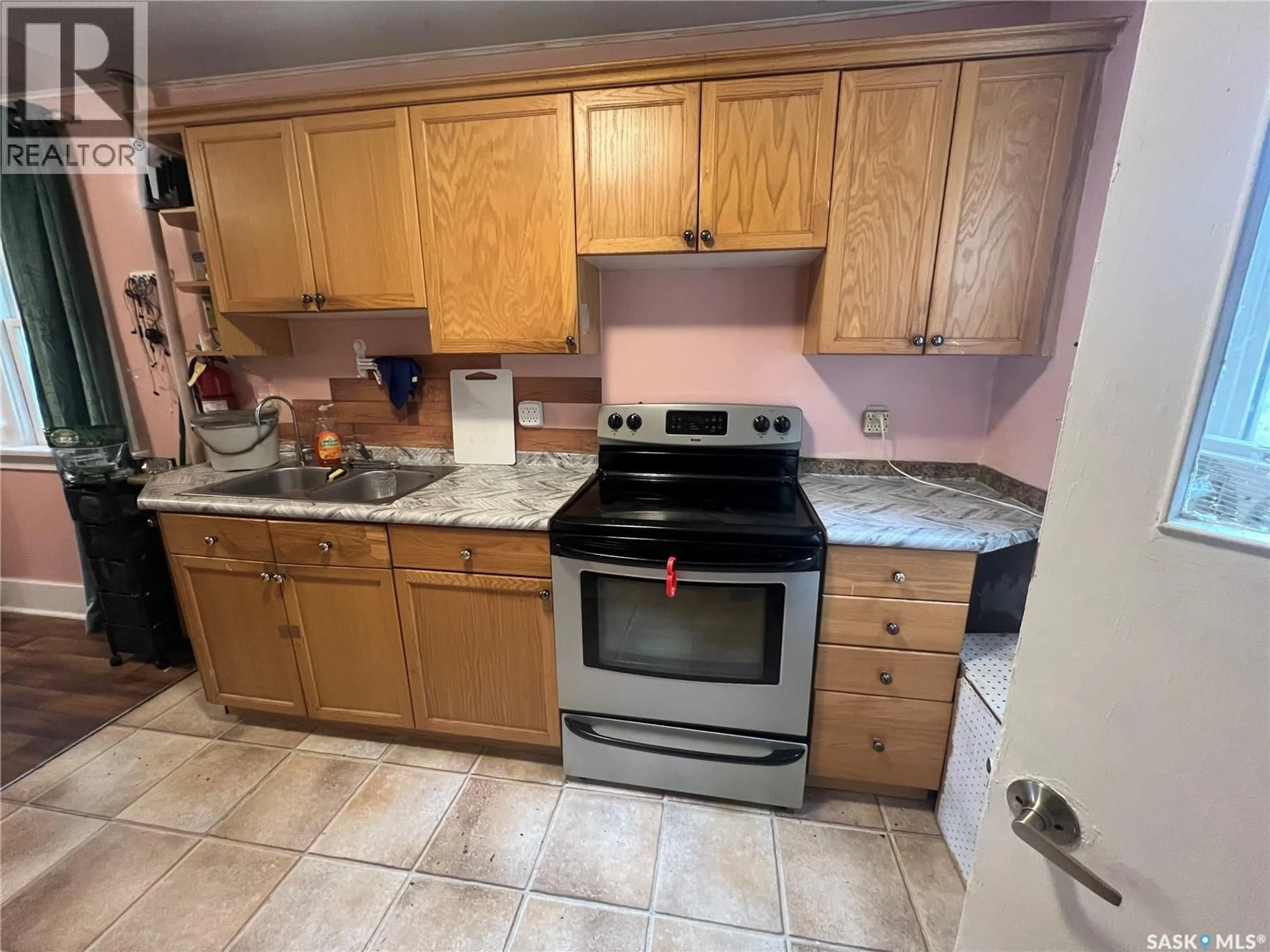 Standard kitchen, ceramic/tile floor for 1936 BRODER STREET, Regina Saskatchewan S4N3S1