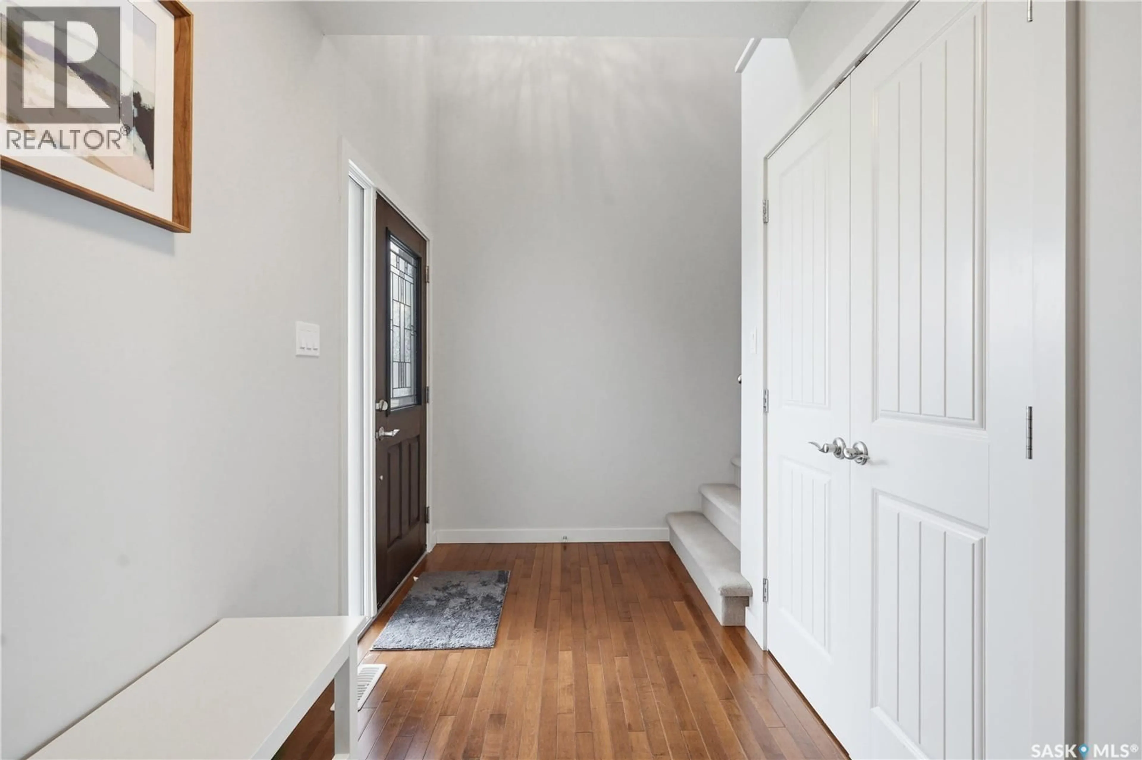 Indoor entryway for 318 CHUBB COVE, Saskatoon Saskatchewan S7T0E6