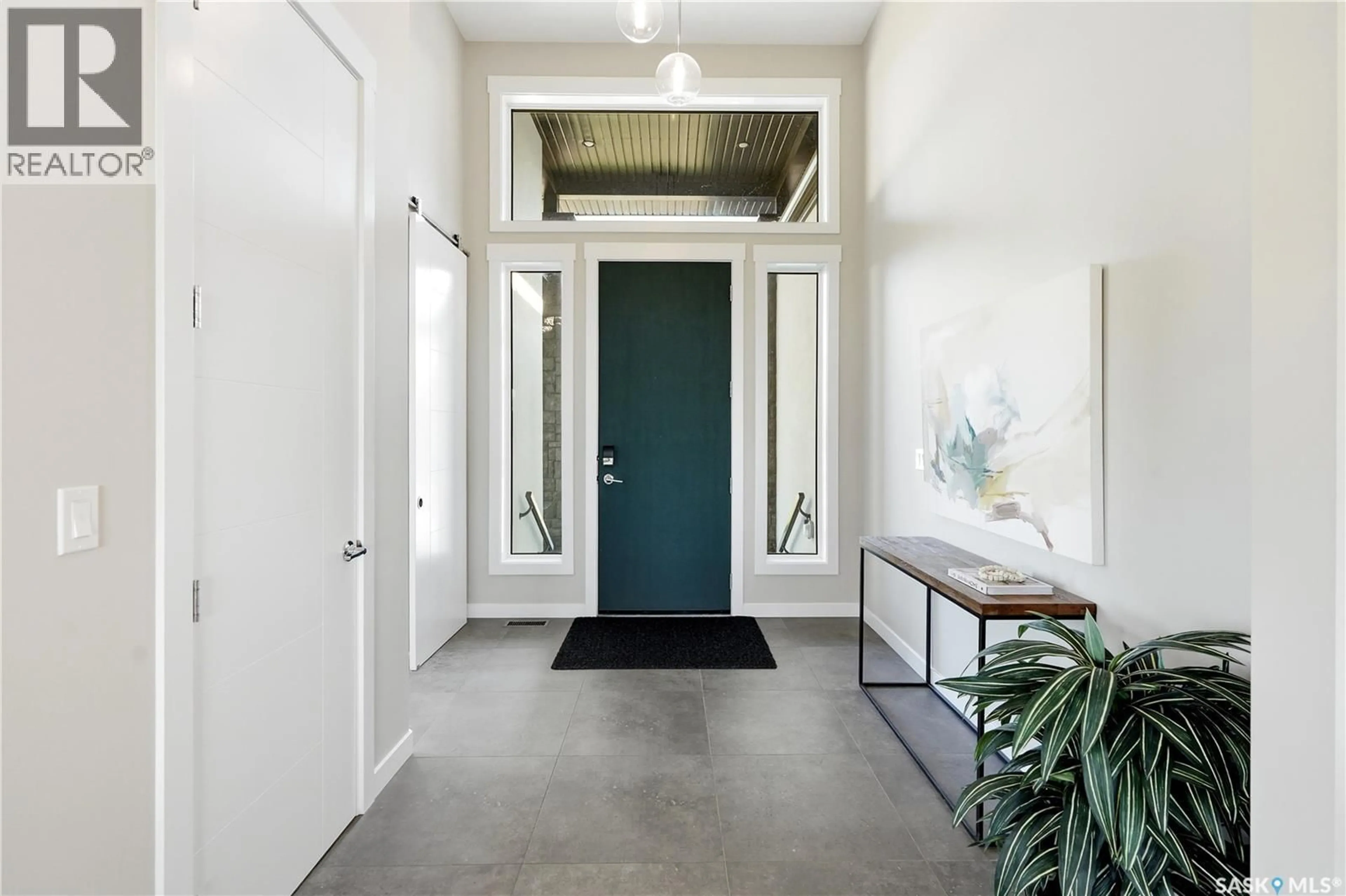 Indoor entryway for 579 BOYKOWICH CRESCENT, Saskatoon Saskatchewan S7W0S5