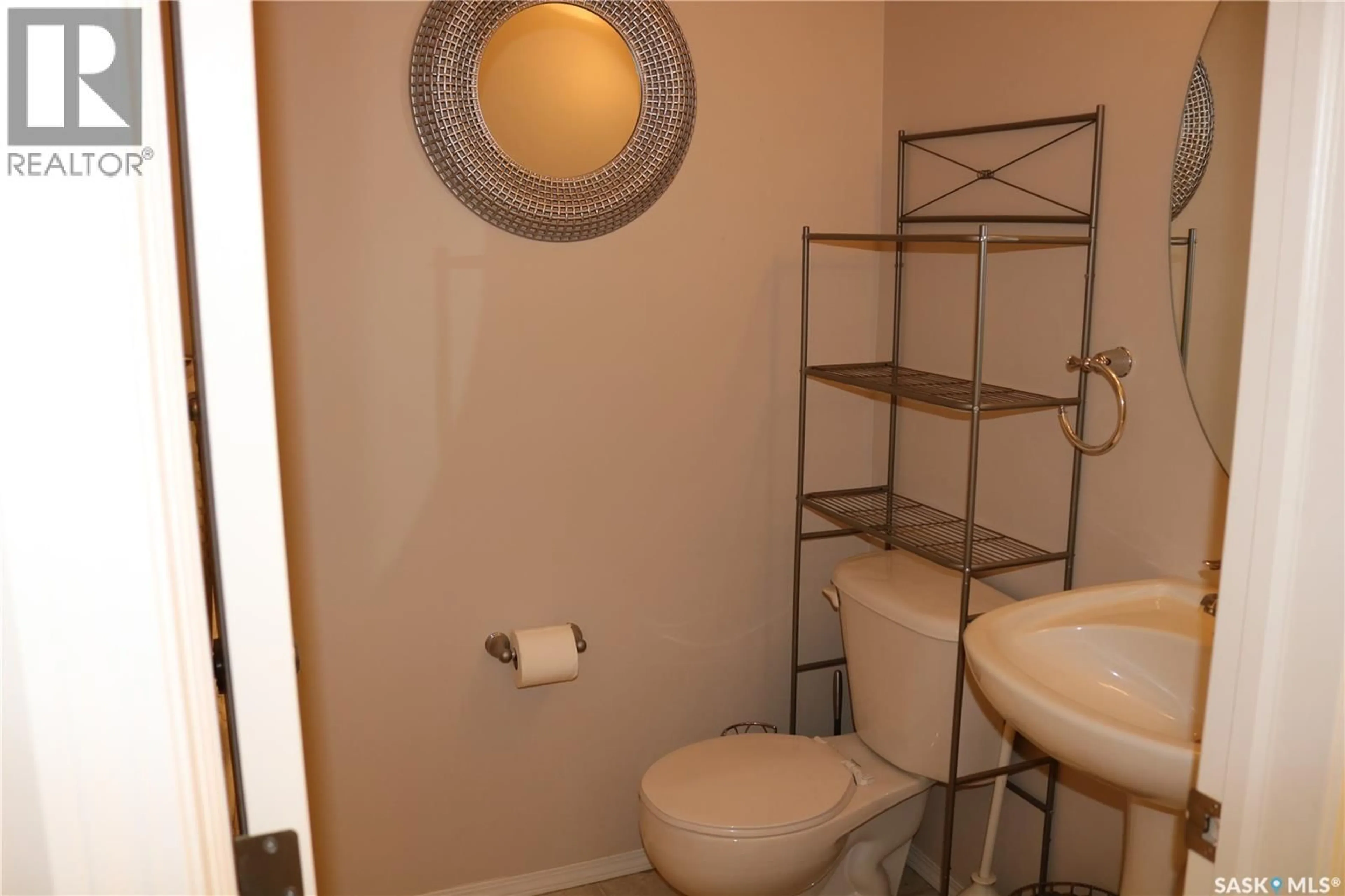 Standard bathroom, unknown for 405 - 127 BAYFIELD CRESCENT, Saskatoon Saskatchewan S7V1J4