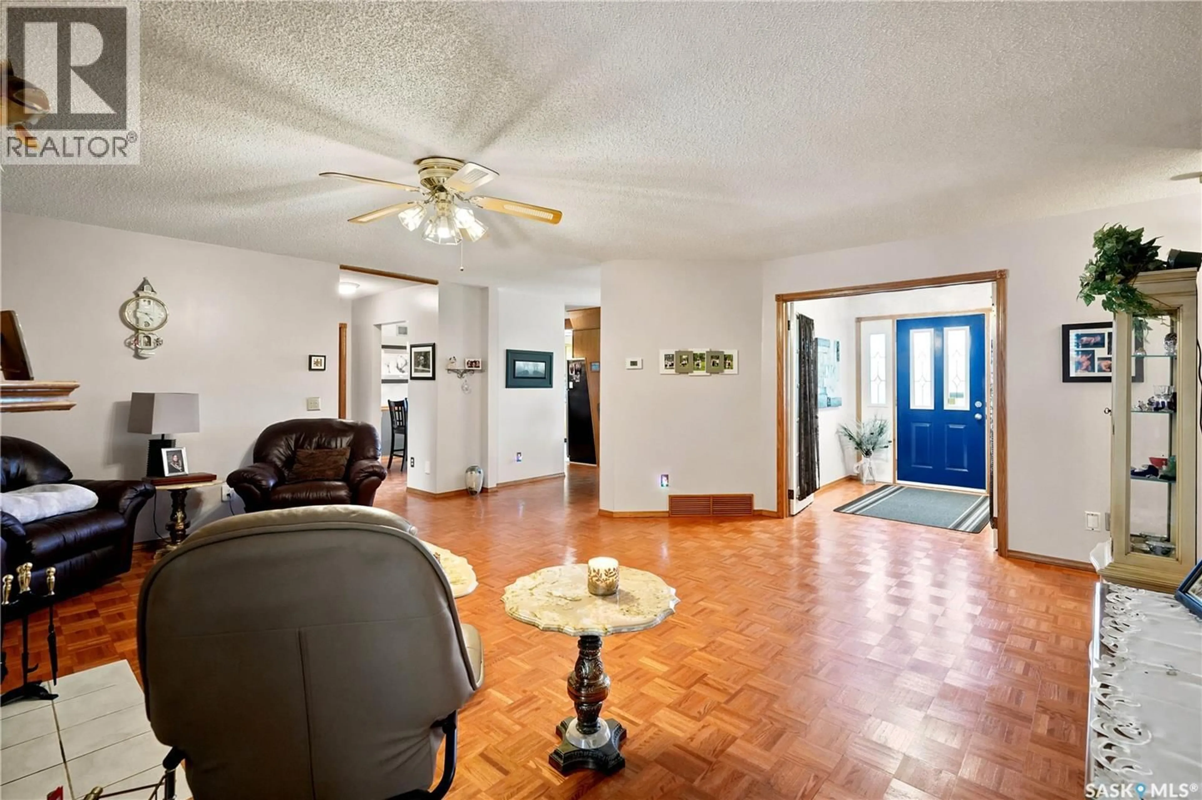 Indoor foyer for Prochinsky Craven Acreage - 2 HWY99, Craven Saskatchewan S0G0W0