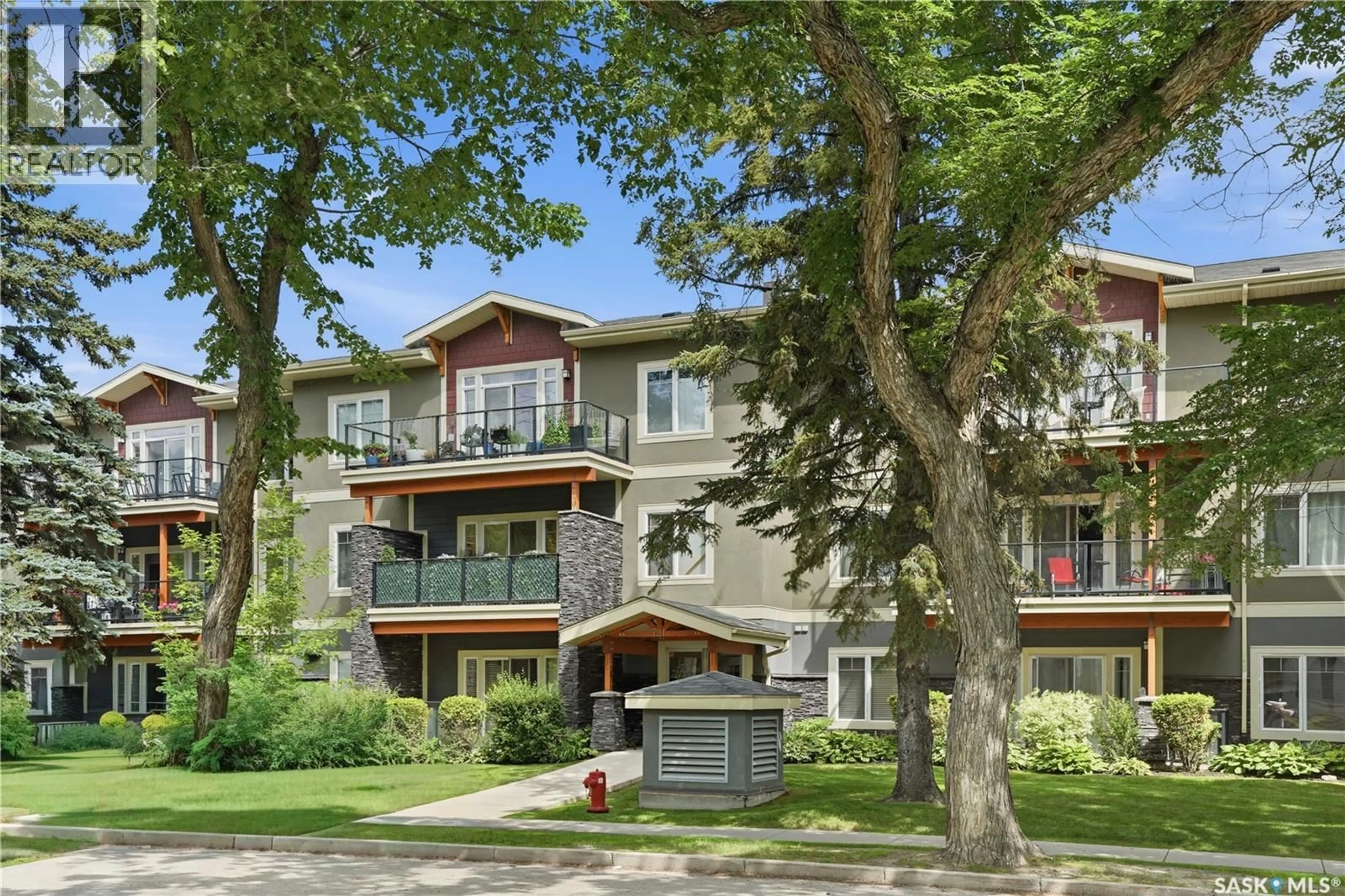 Patio, street for 203 - 721 8TH STREET, Saskatoon Saskatchewan S7H0R4