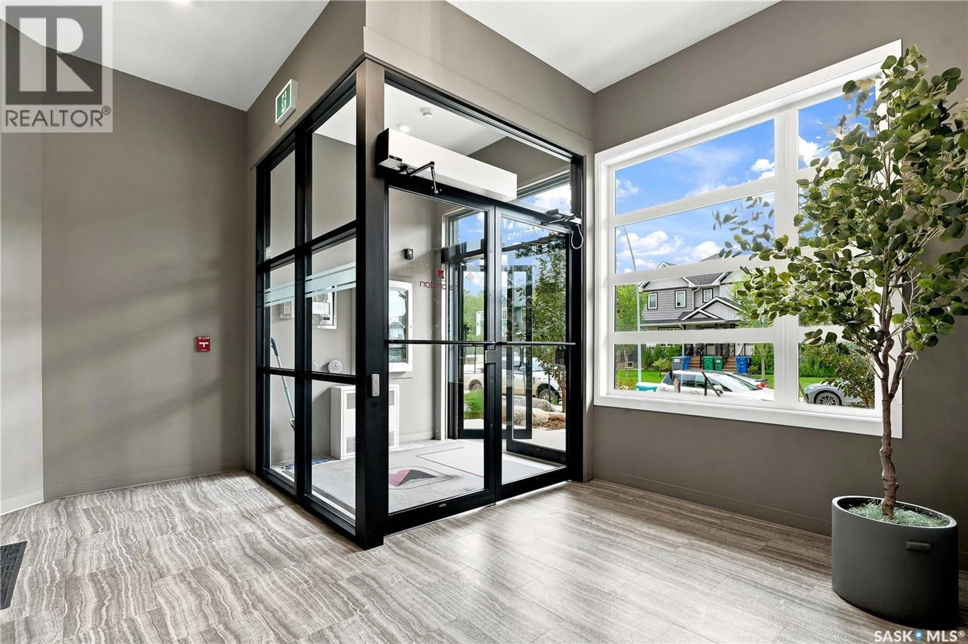 Indoor entryway for 415 - 306 MANINGAS BEND, Saskatoon Saskatchewan S7W0T6