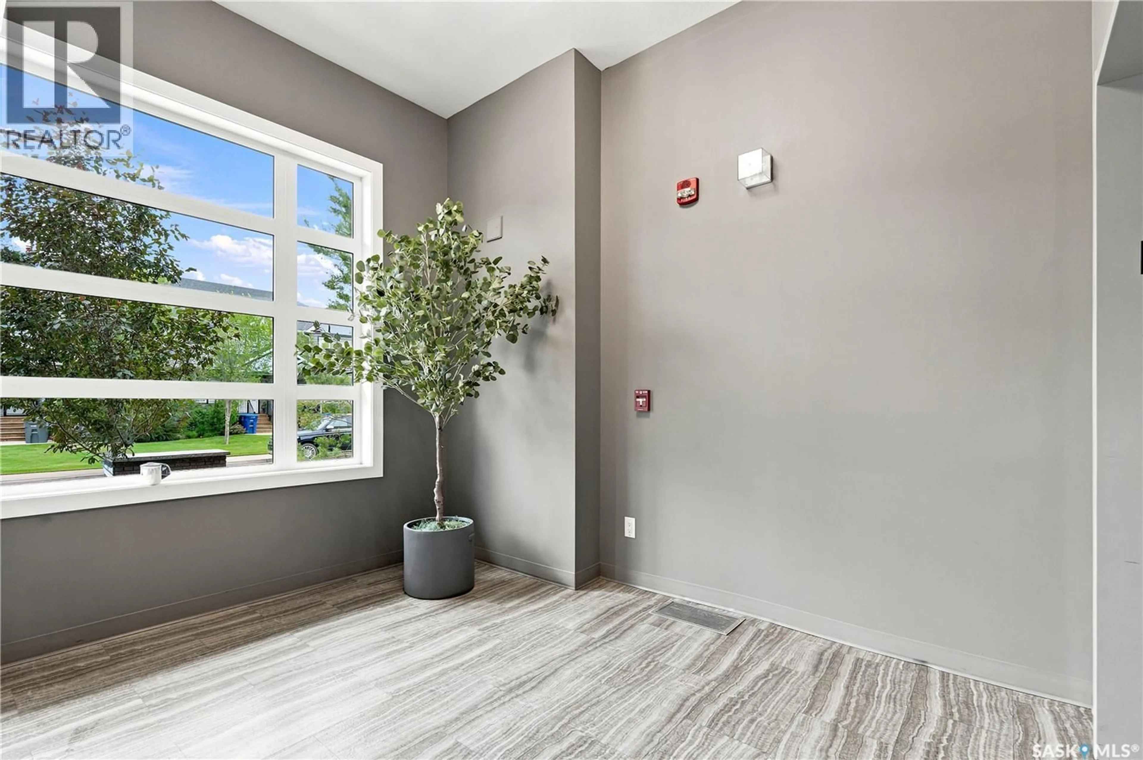 Indoor entryway for 415 - 306 MANINGAS BEND, Saskatoon Saskatchewan S7W0T6