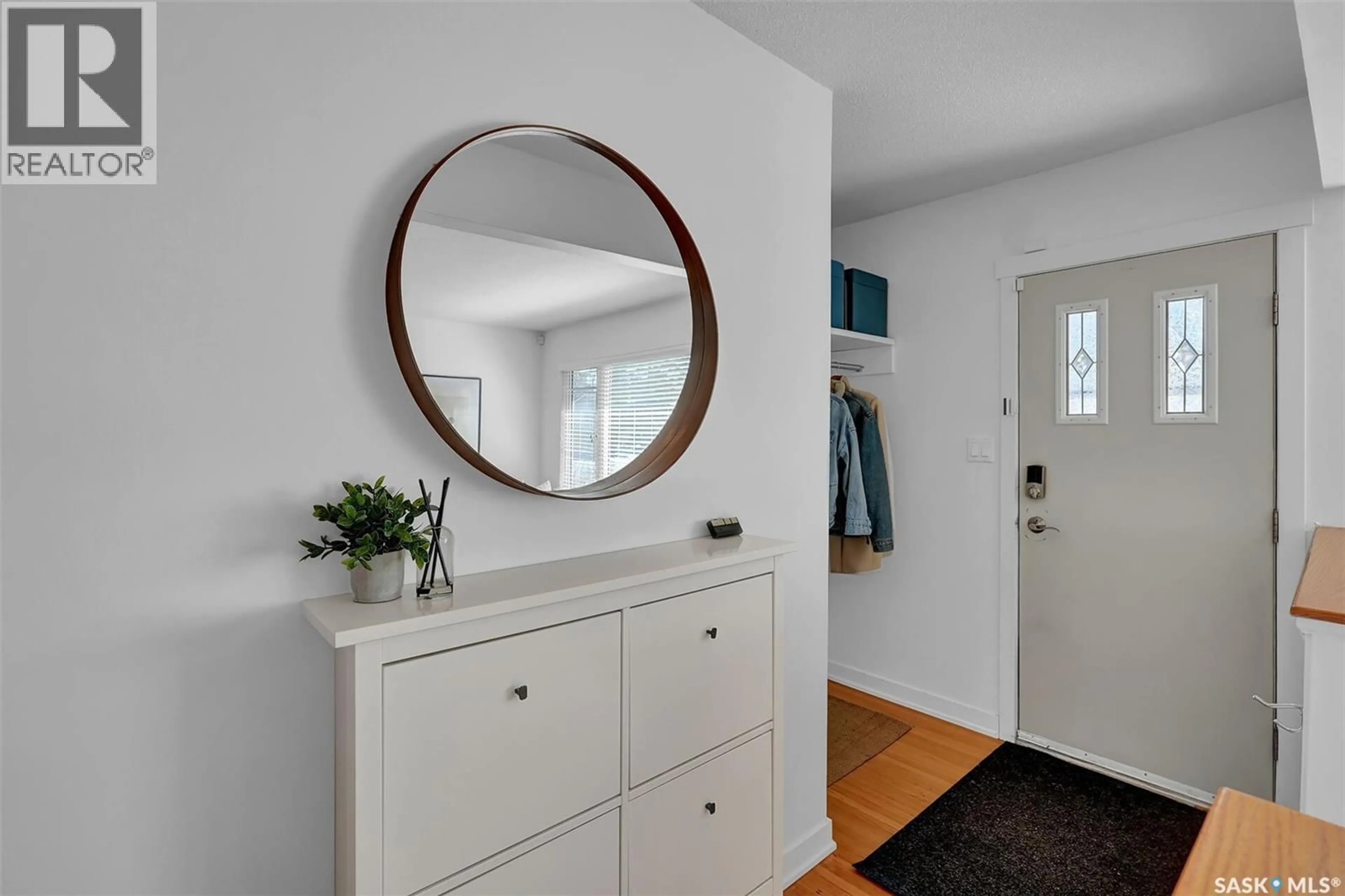 Indoor entryway for 2050 JUBILEE AVENUE, Regina Saskatchewan S4S3T8