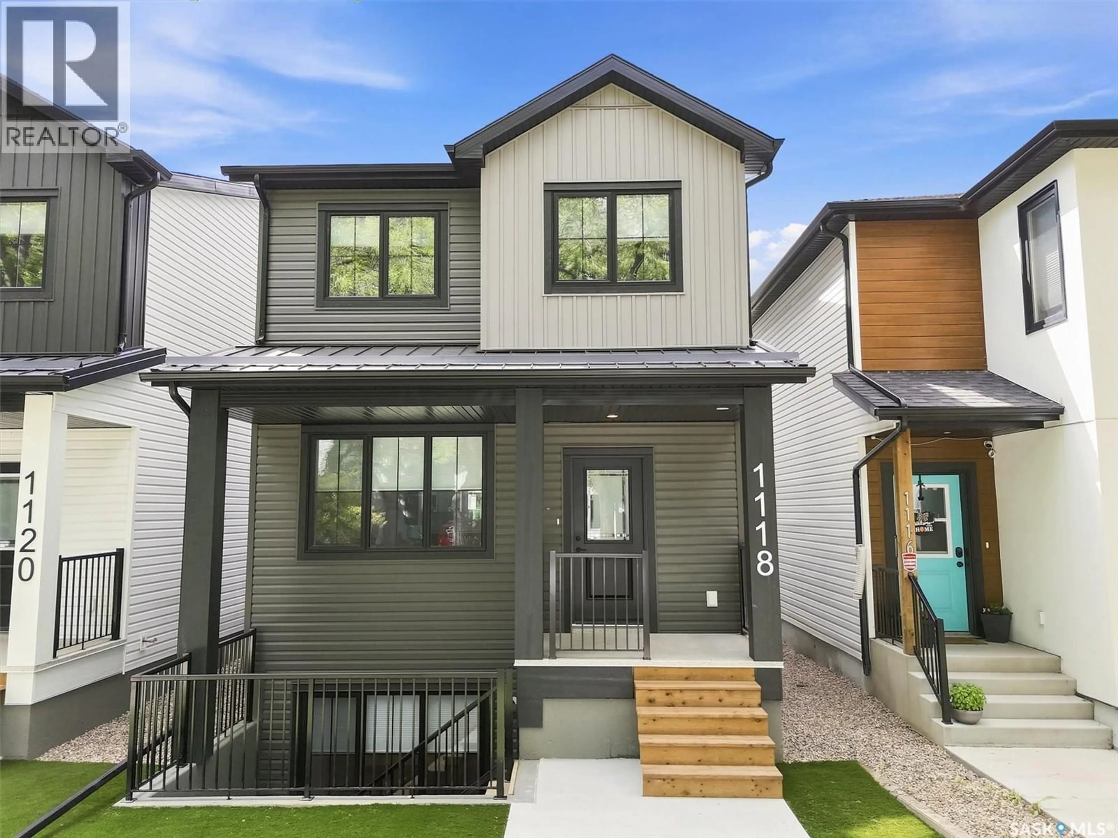 Home with vinyl exterior material, street for 1118 9TH STREET, Saskatoon Saskatchewan S7H0N4