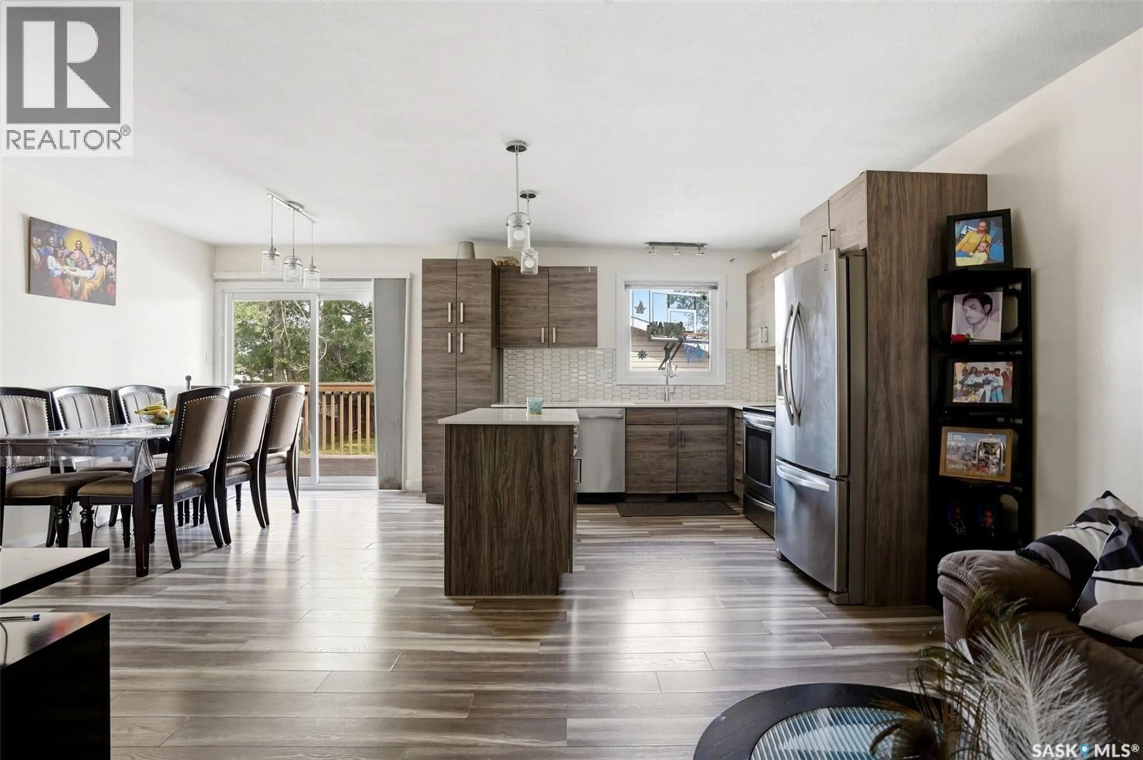 Open concept kitchen, unknown for 46 MOSSING BAY, Regina Saskatchewan S4N4H4