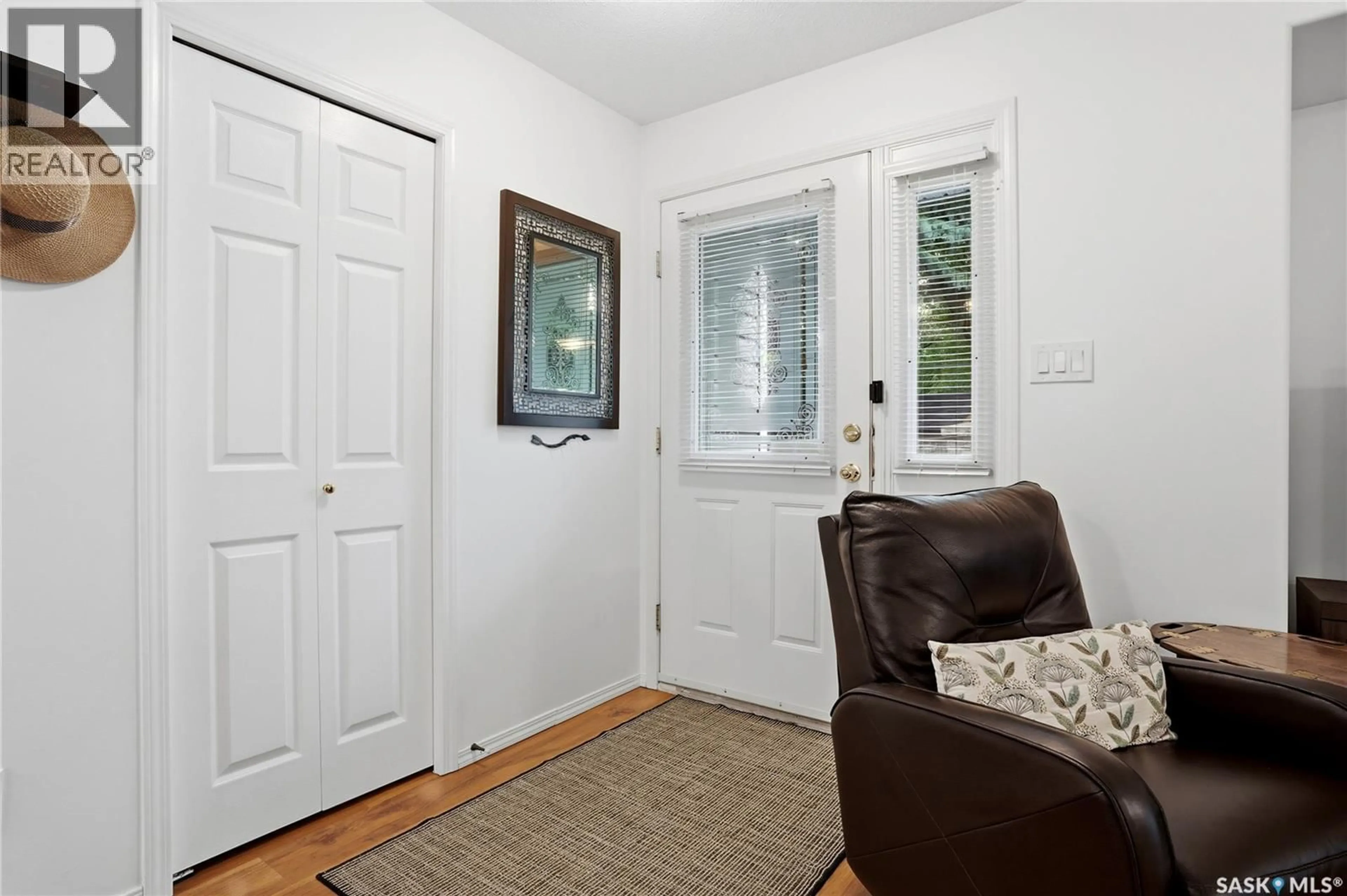 Indoor entryway for 5464 ROCHDALE BOULEVARD, Regina Saskatchewan S4X4P1