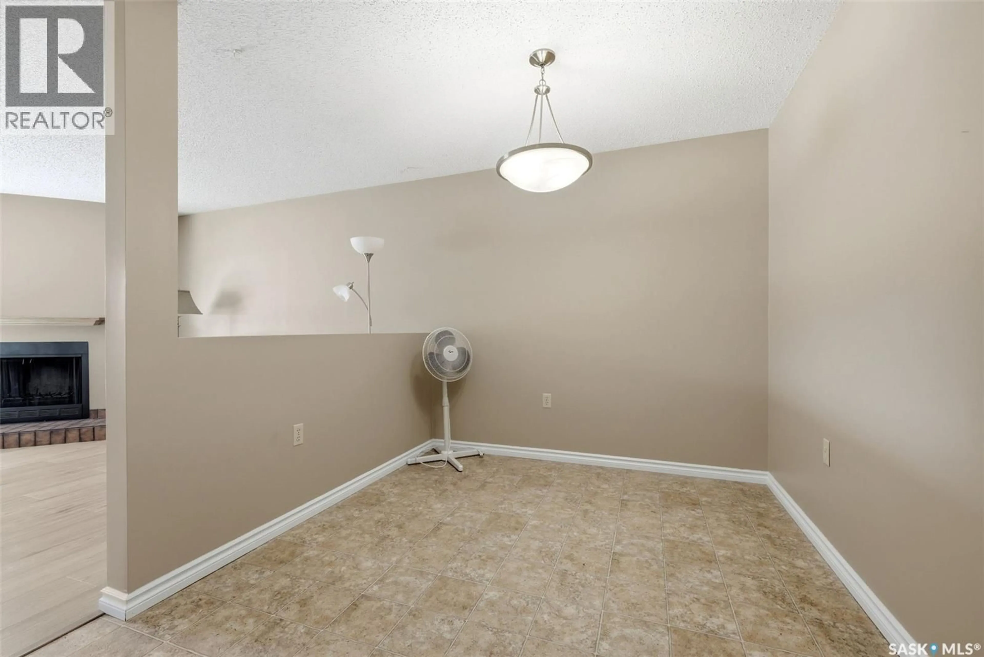 A pic of a room for 102 - 2921 HARDING STREET, Regina Saskatchewan S4V1B9