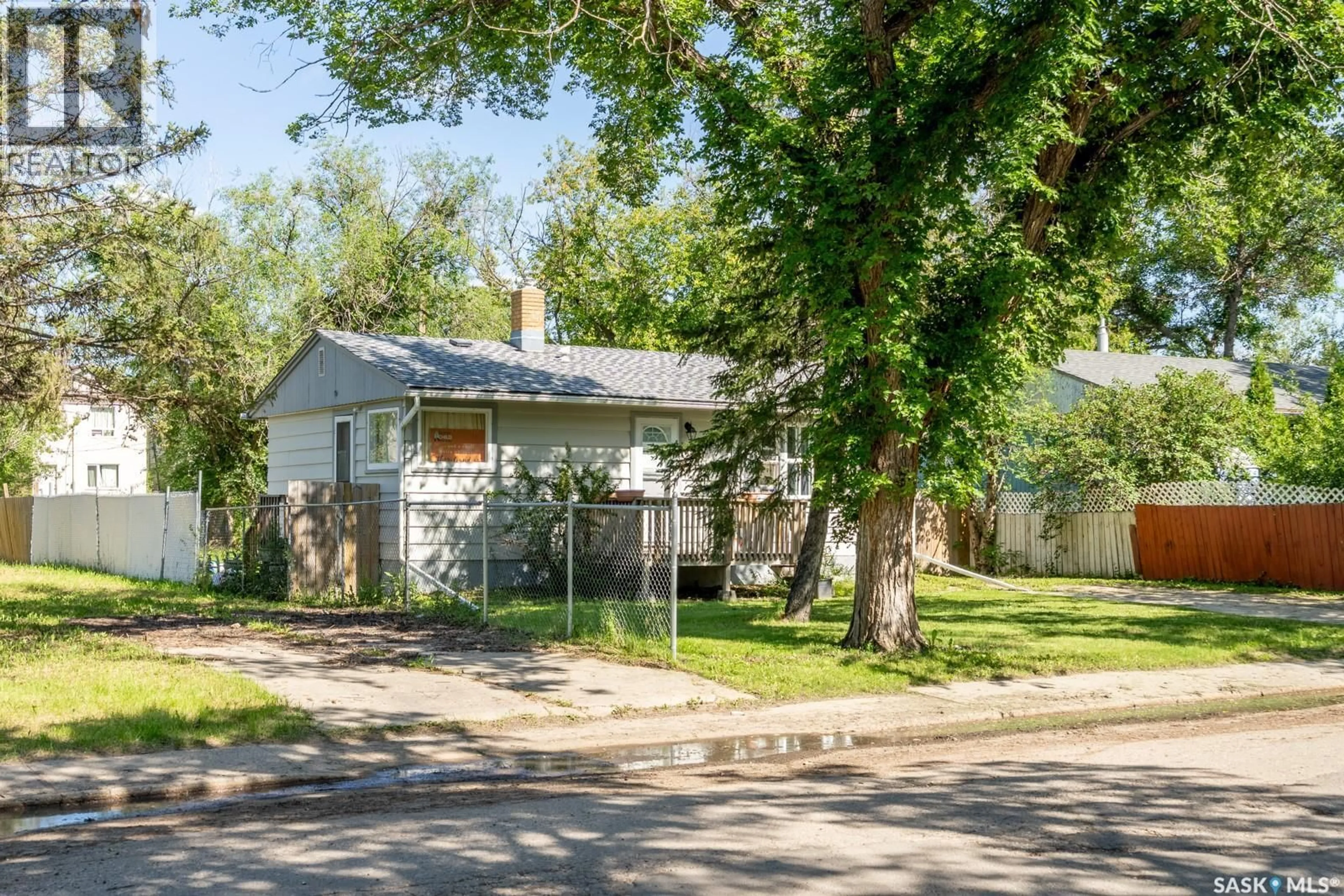 Unknown for 725 CAMERON STREET, Regina Saskatchewan S4T2S2