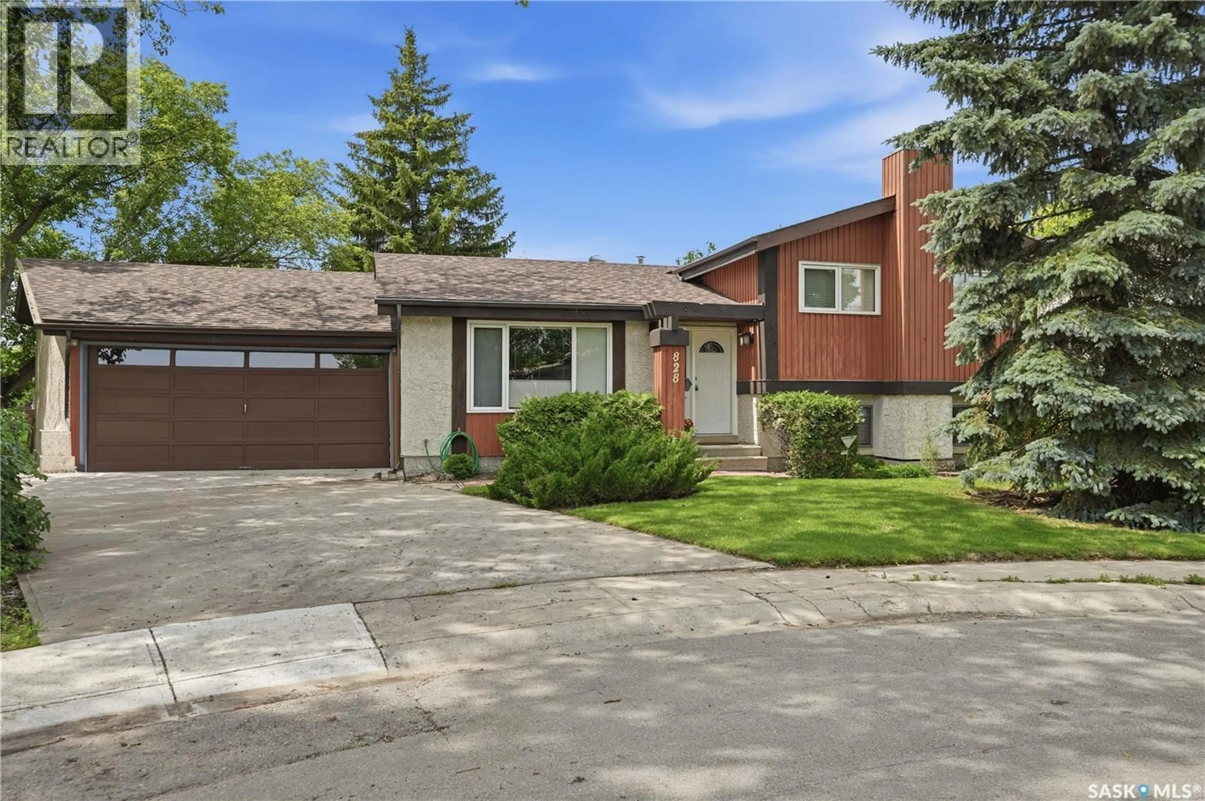 Home with brick exterior material, street for 828 SEYMOUR CRESCENT, Regina Saskatchewan S4X2G4