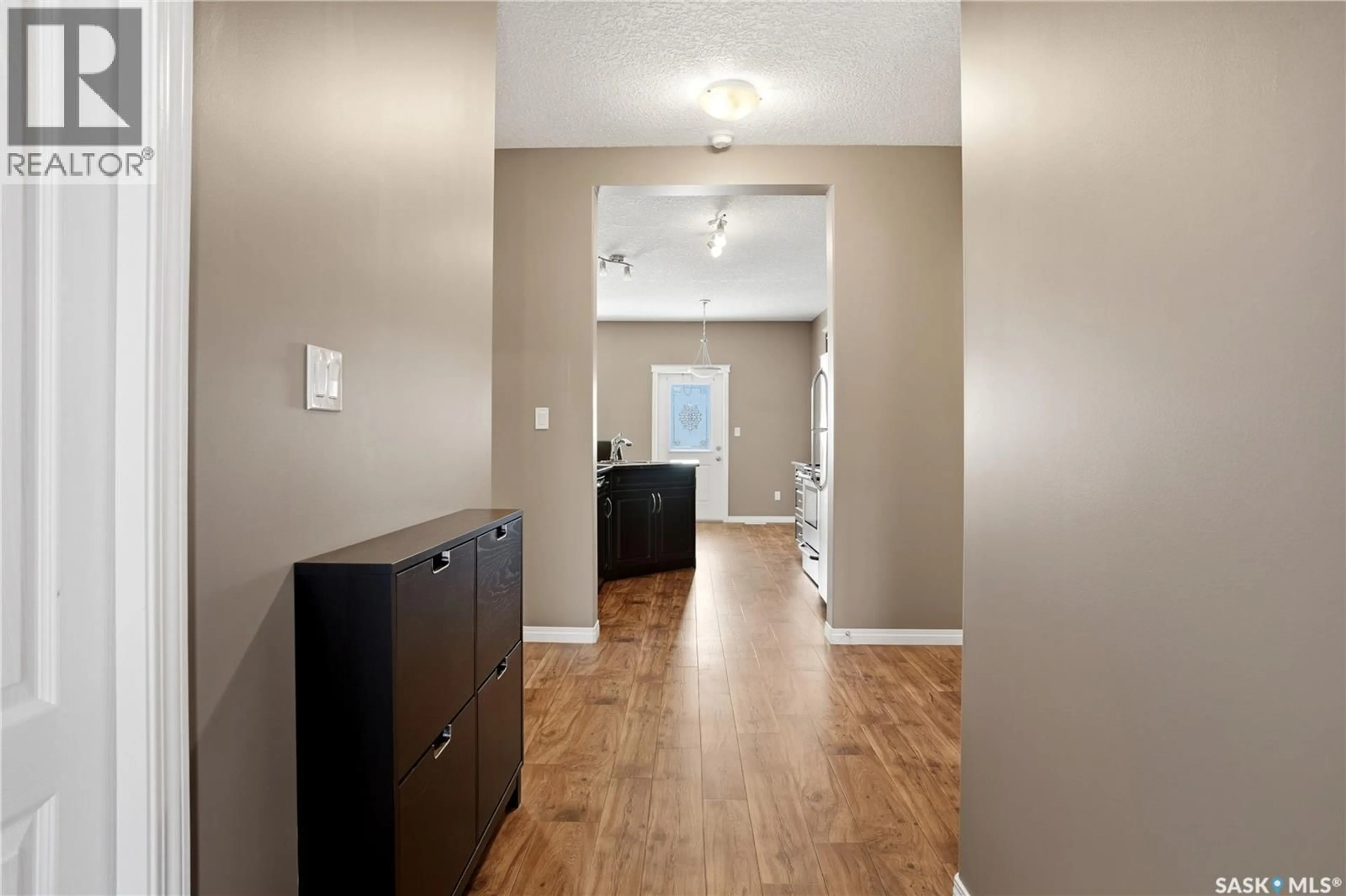 Indoor entryway for 3814 - 601 DEWDNEY AVENUE, Regina Saskatchewan S4Z0A6