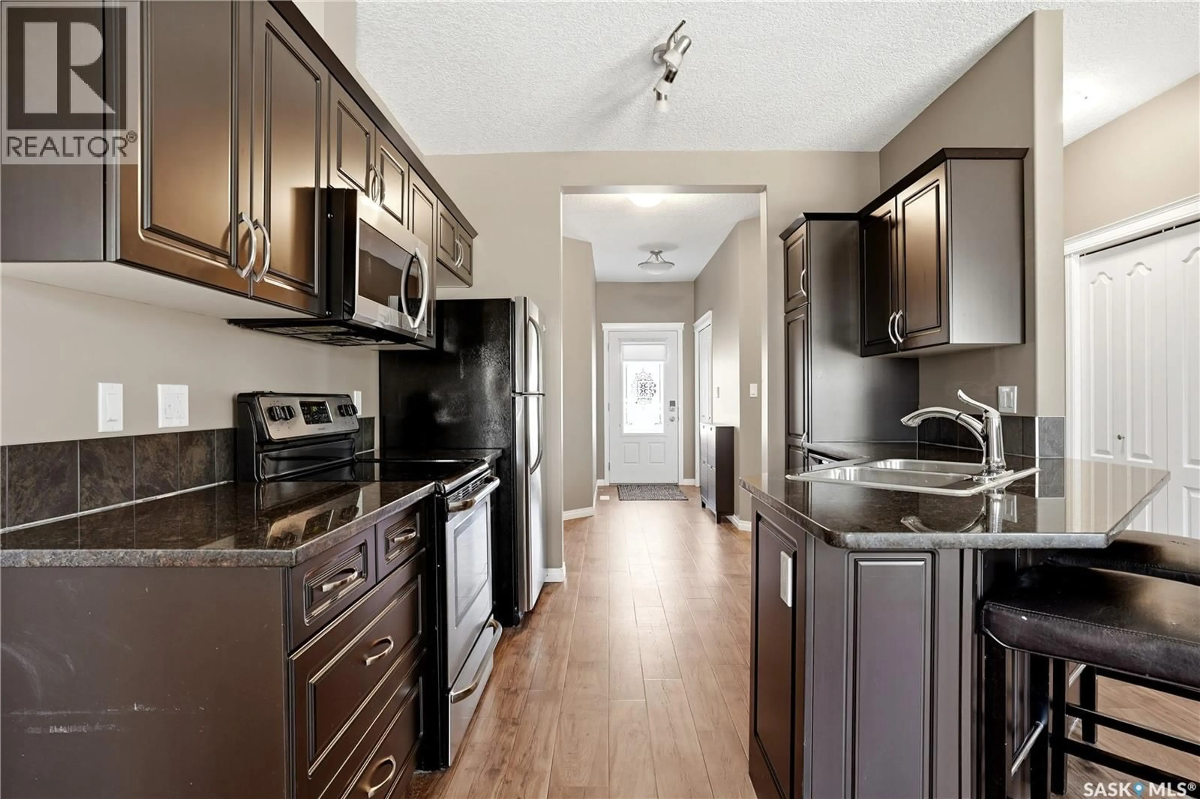 Standard kitchen, unknown for 3814 - 601 DEWDNEY AVENUE, Regina Saskatchewan S4Z0A6