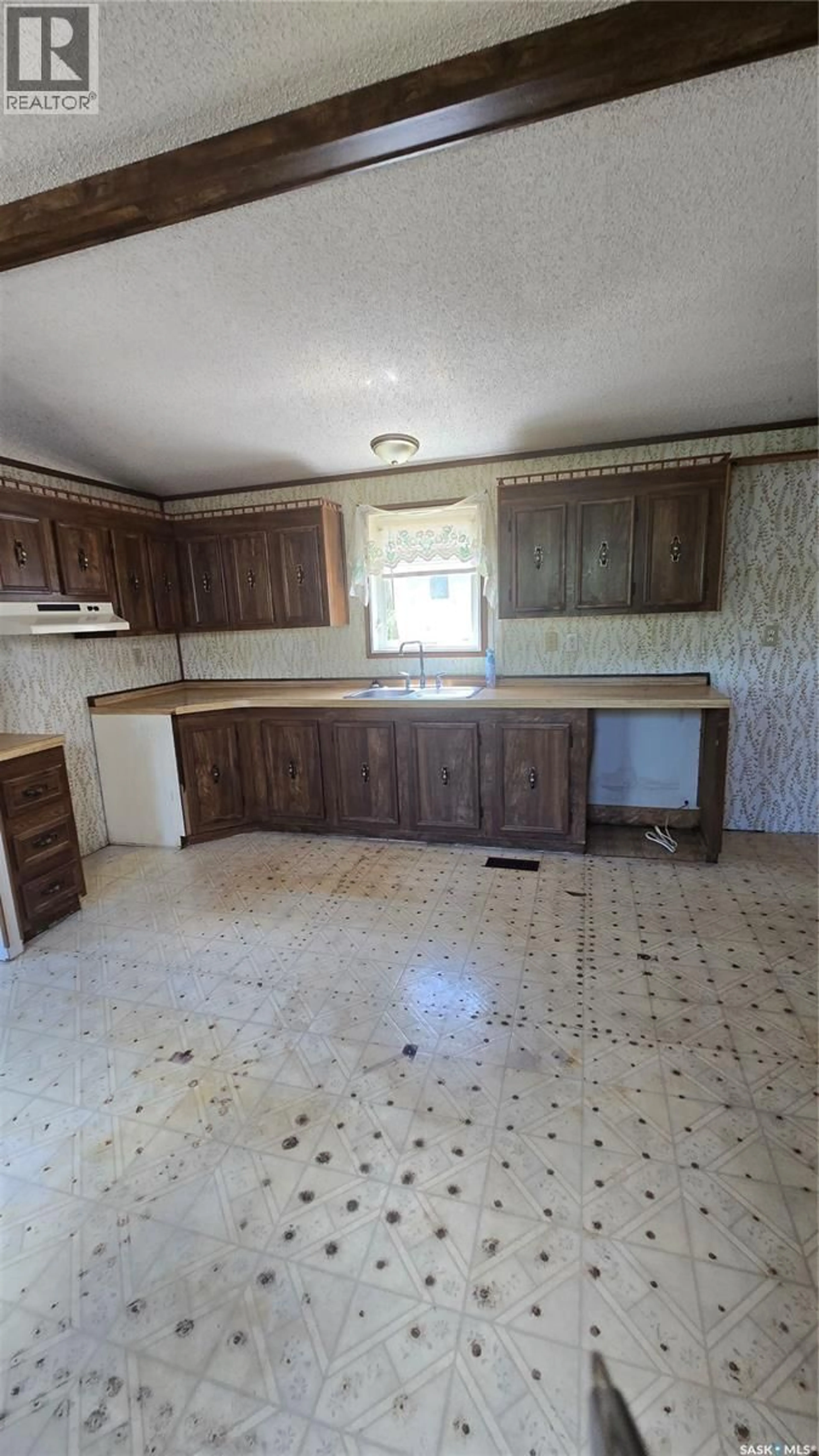 Unknown for 720 BEHARREL STREET, Oxbow Saskatchewan S0C2B0