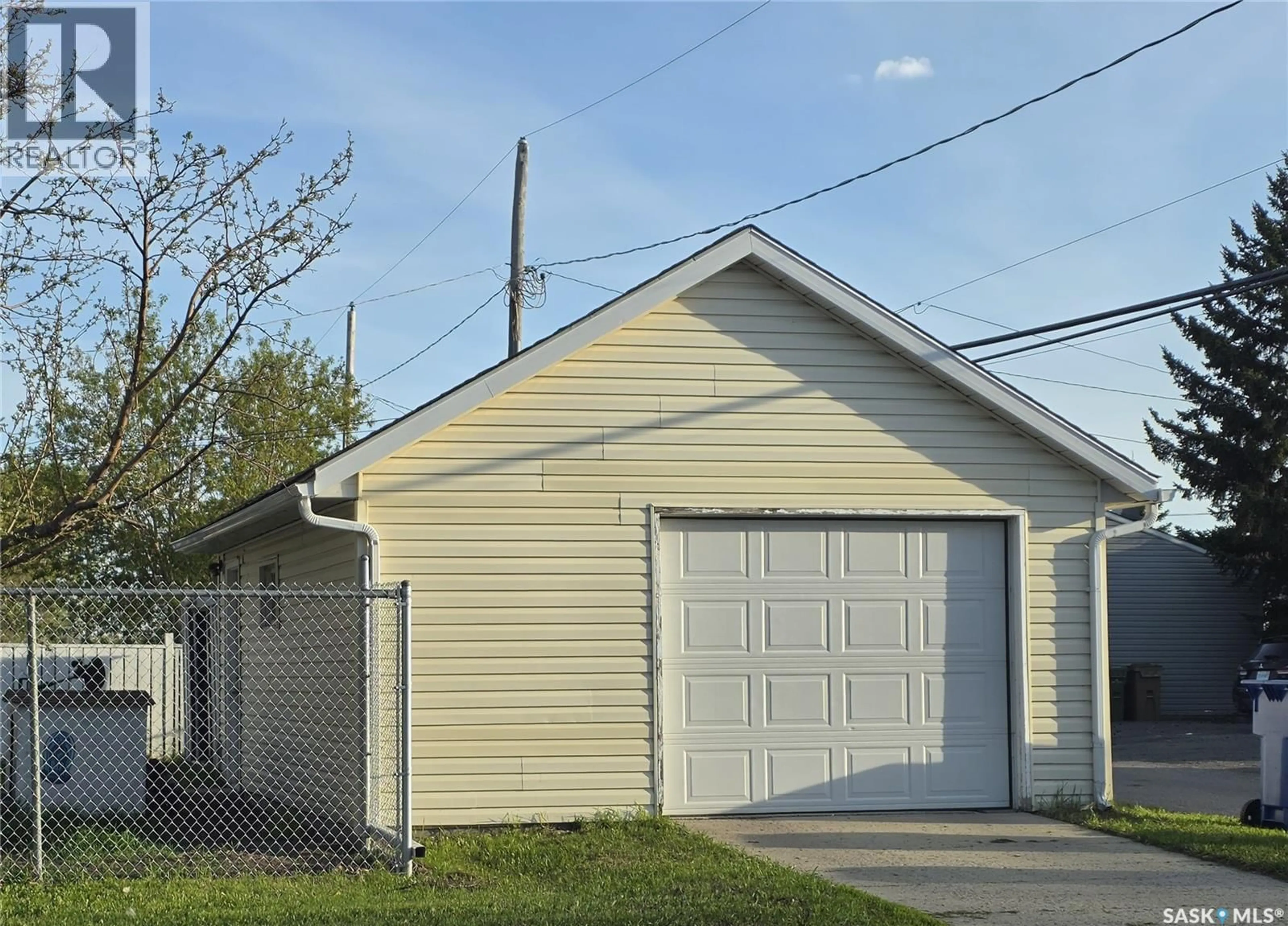 Shed for 300 SMITH STREET, Regina Saskatchewan S4R2K9