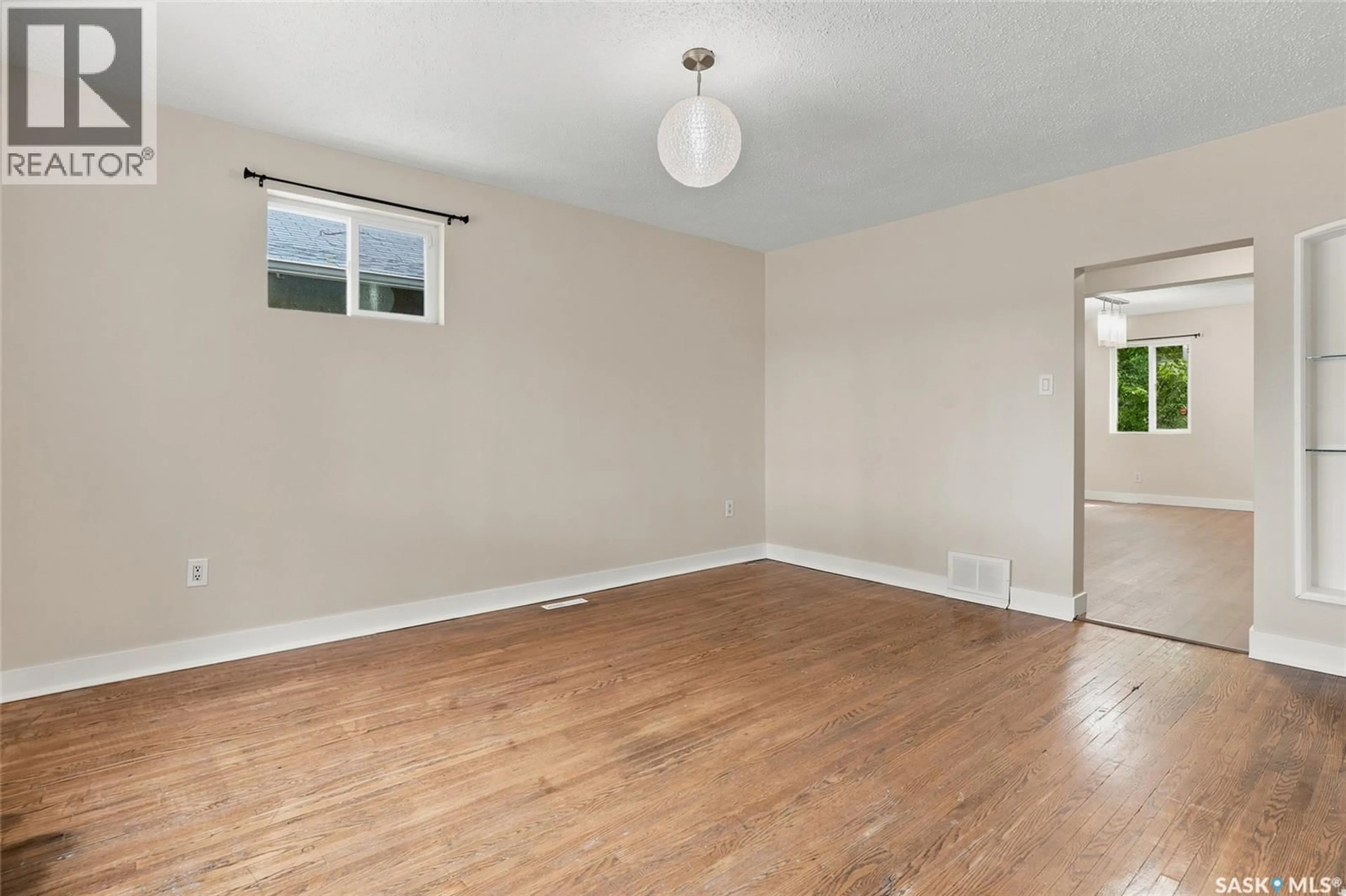 A pic of a room for 1016 K AVENUE, Saskatoon Saskatchewan S7L2N6