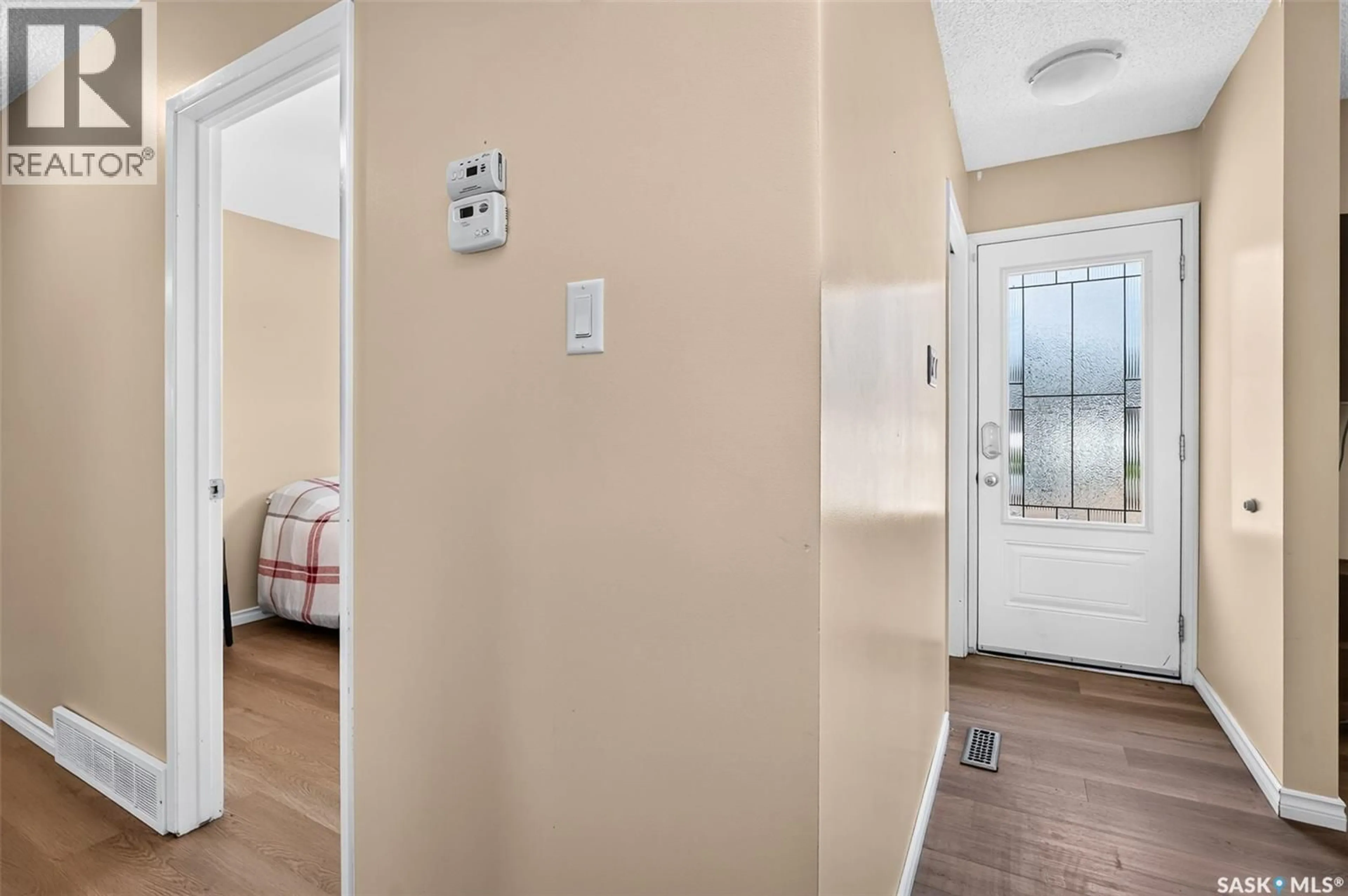 Indoor entryway for 1311 STADACONA STREET, Moose Jaw Saskatchewan S6H6L4