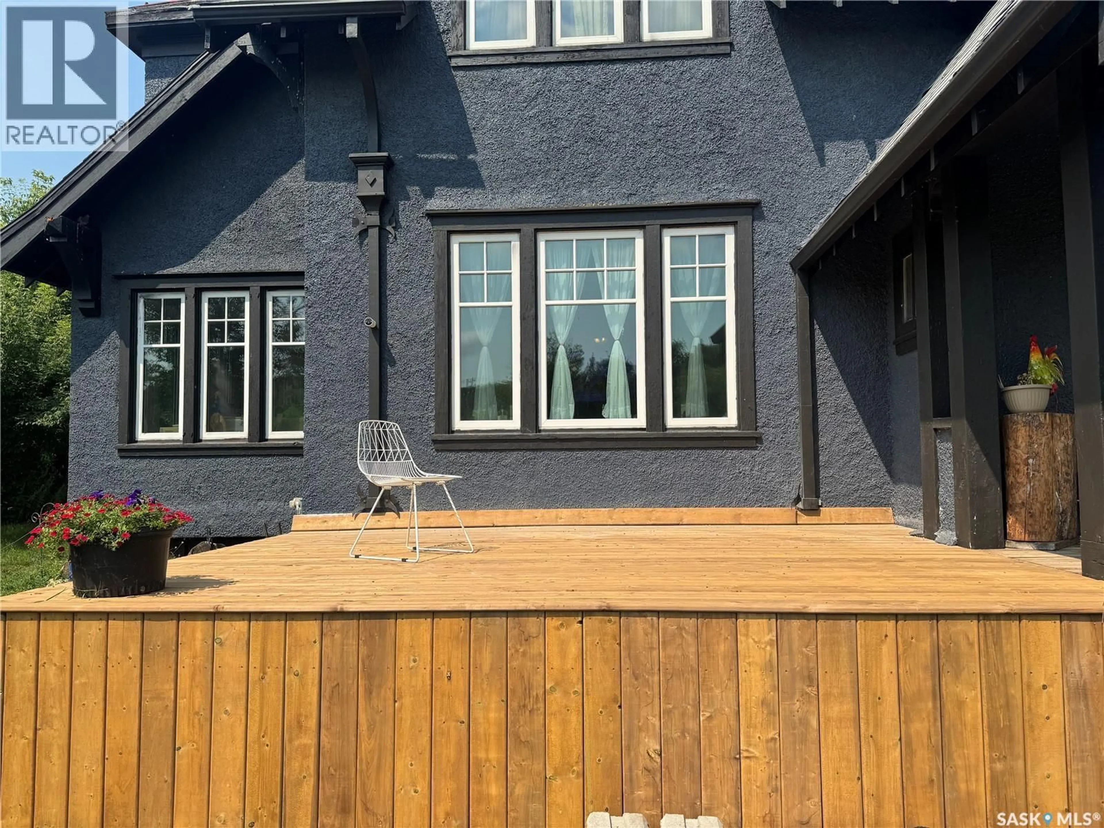 Patio, street for 607 BARNETT DRIVE, Fort San Saskatchewan S0G1S0