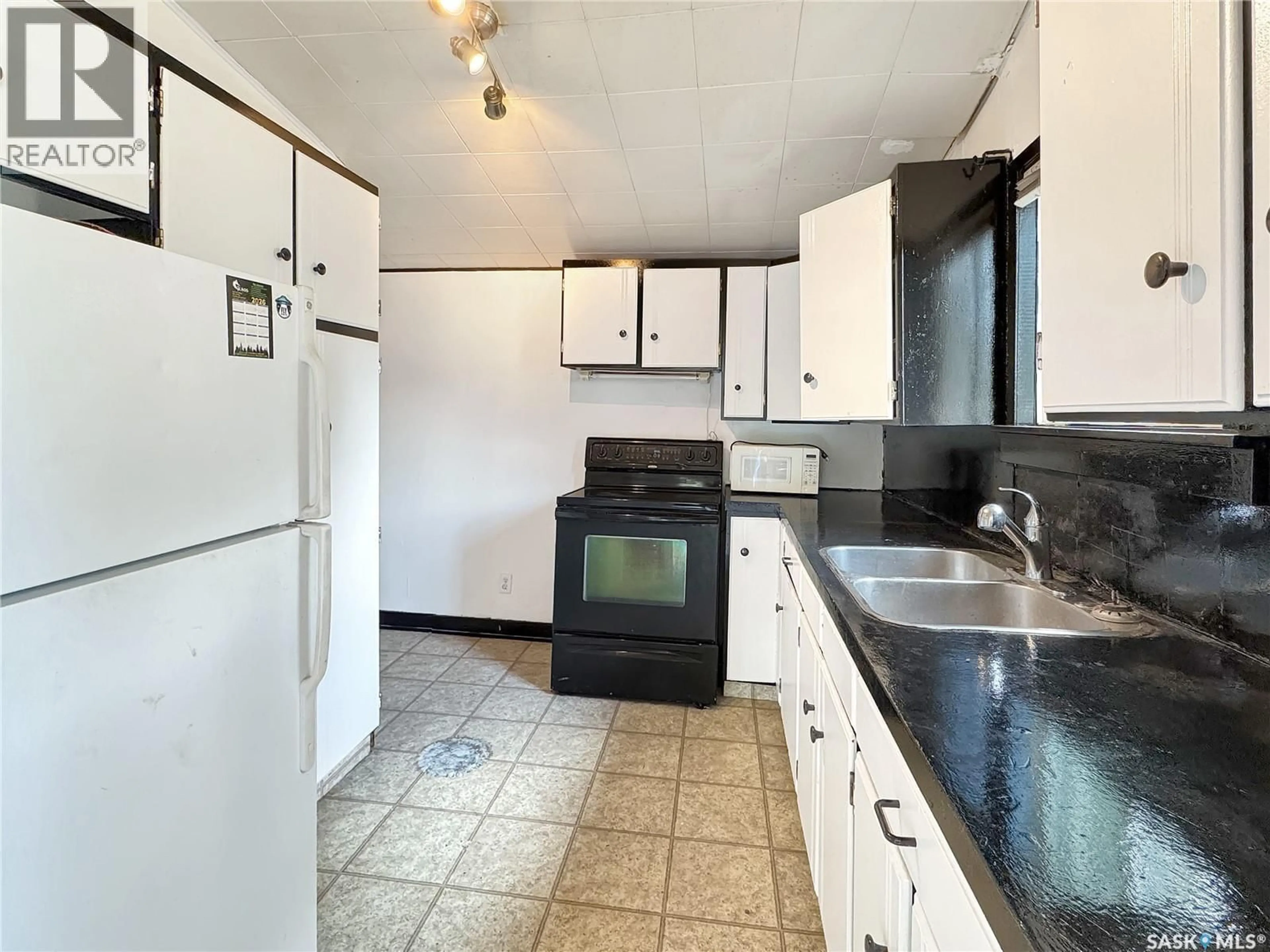 Standard kitchen, unknown for 312 2ND STREET, Wilkie Saskatchewan S0K4W0