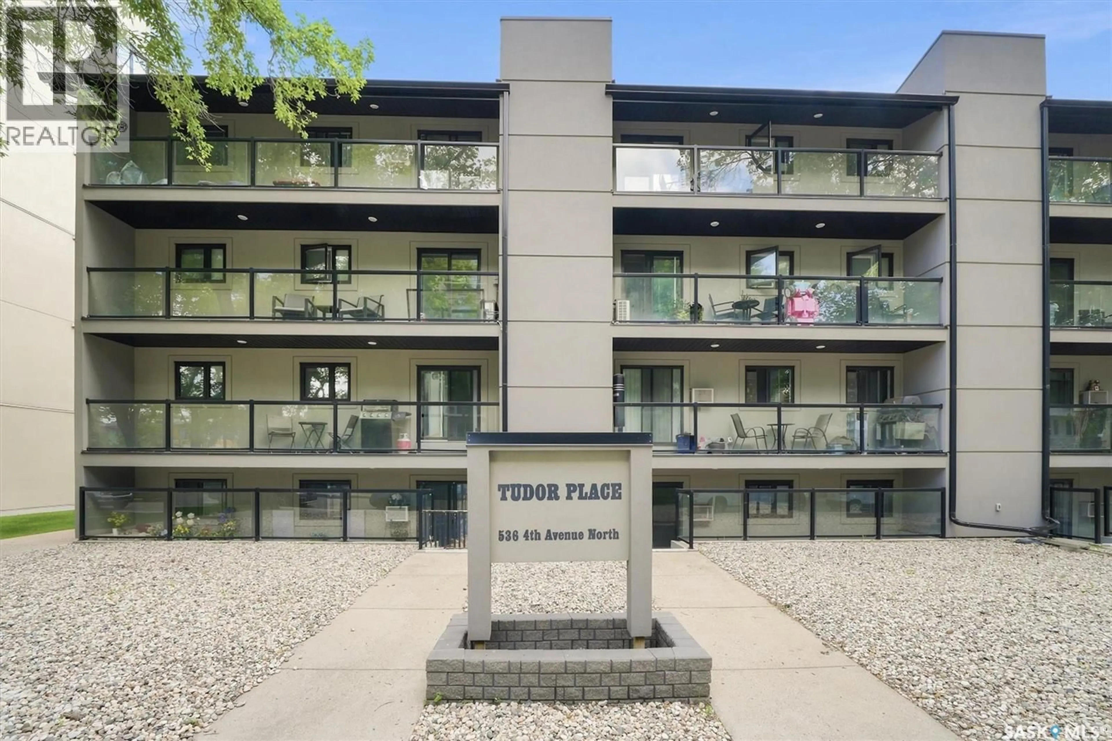 Patio, building for 206 - 536 4TH AVENUE, Saskatoon Saskatchewan S7K2M7