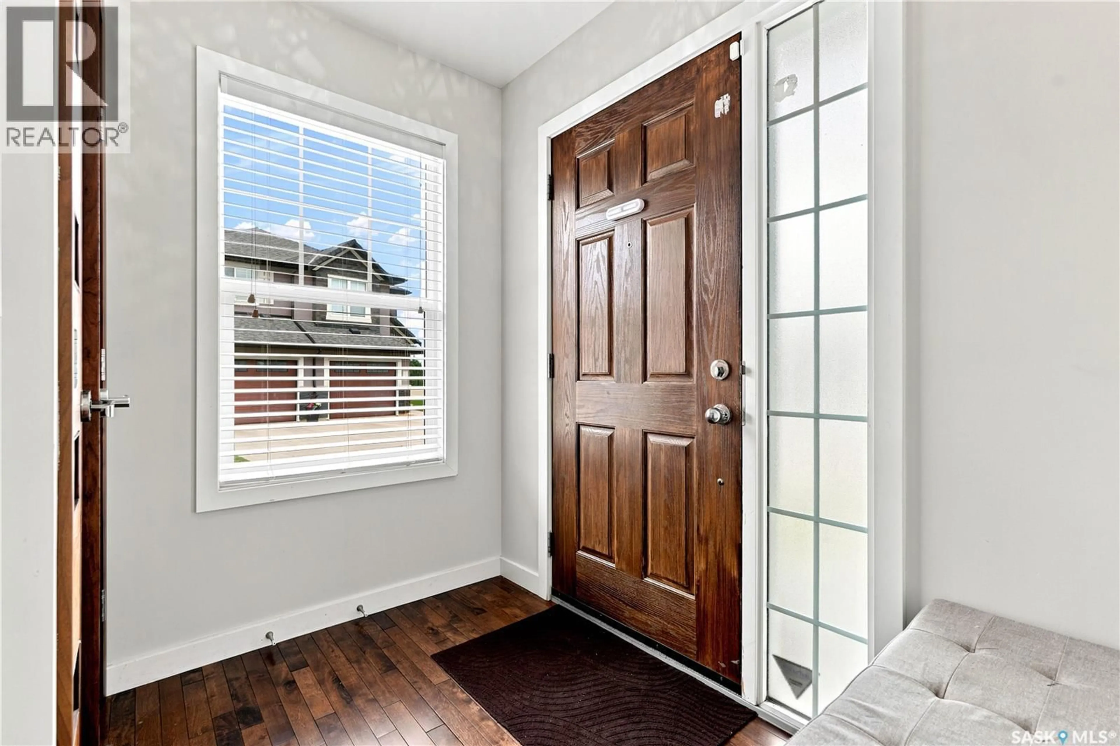 Indoor entryway for 311 1303 PATON CRESCENT, Saskatoon Saskatchewan S7W0P6