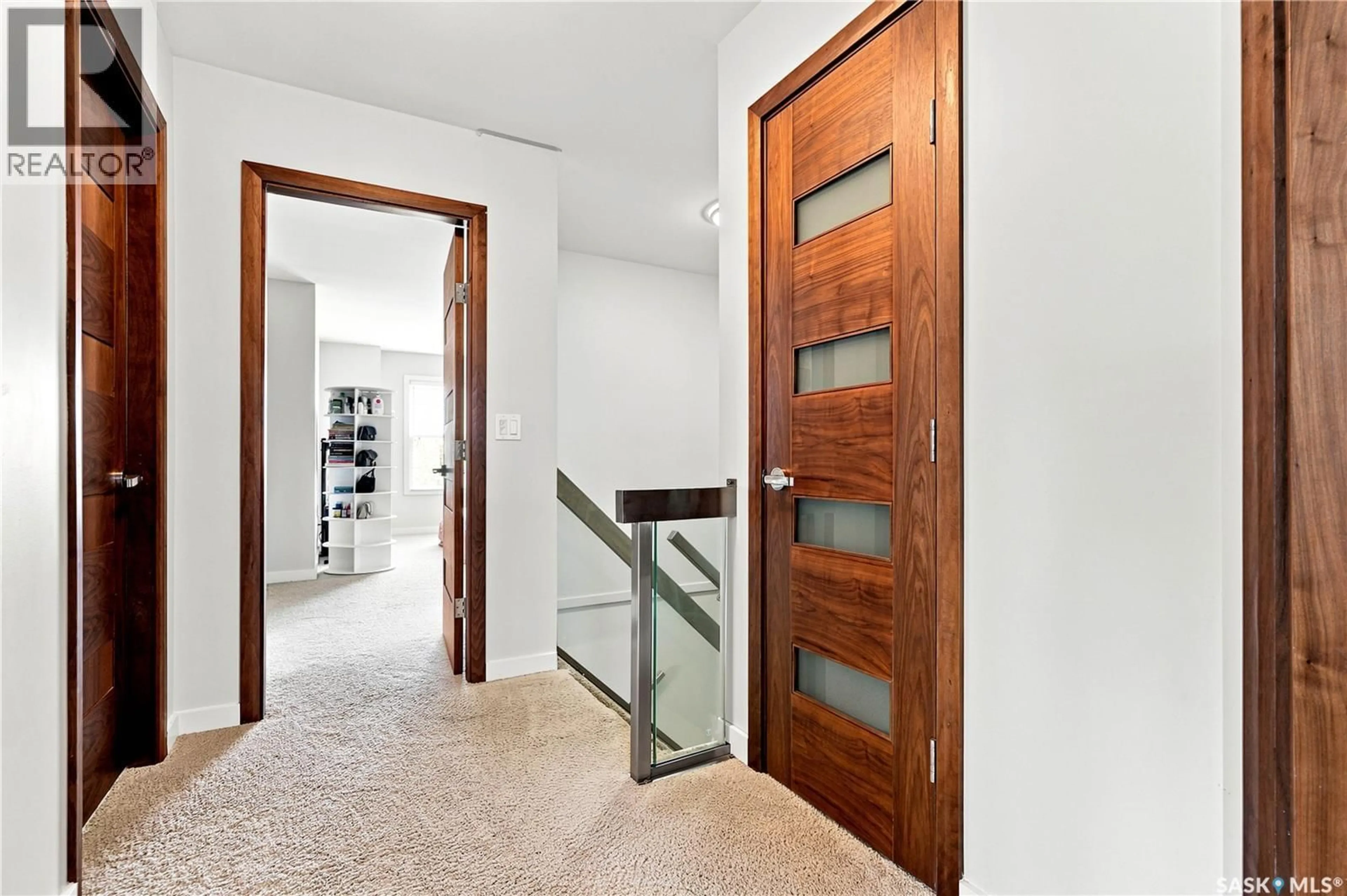 Indoor foyer for 311 1303 PATON CRESCENT, Saskatoon Saskatchewan S7W0P6