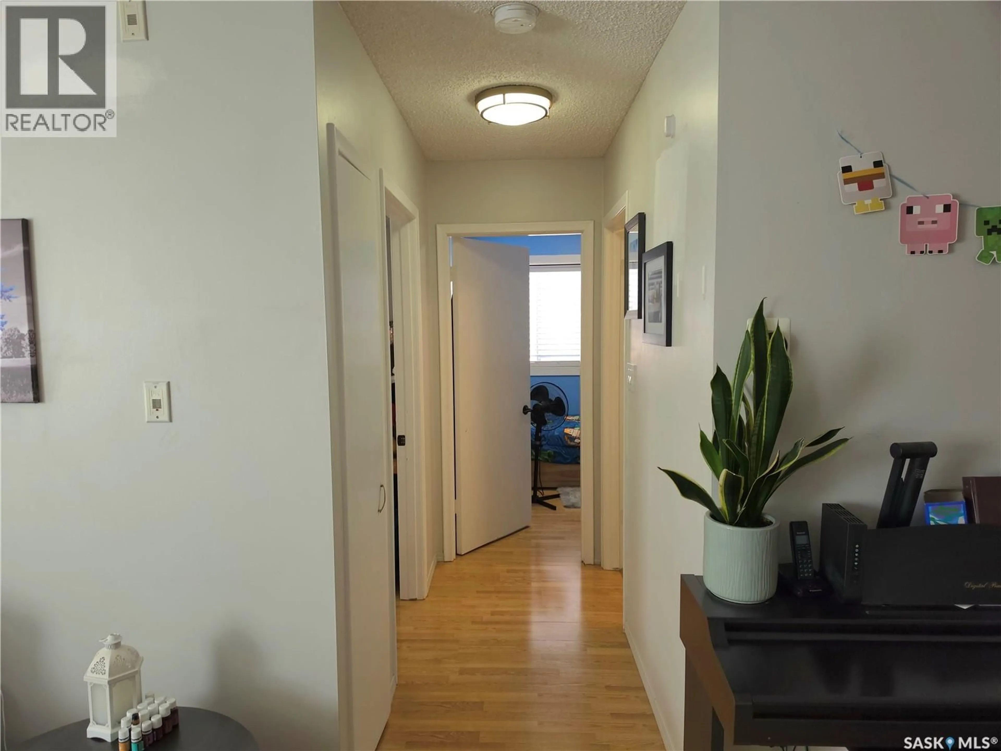 Indoor entryway for 9 605 WILSON CRESCENT, Saskatoon Saskatchewan S7J2M2