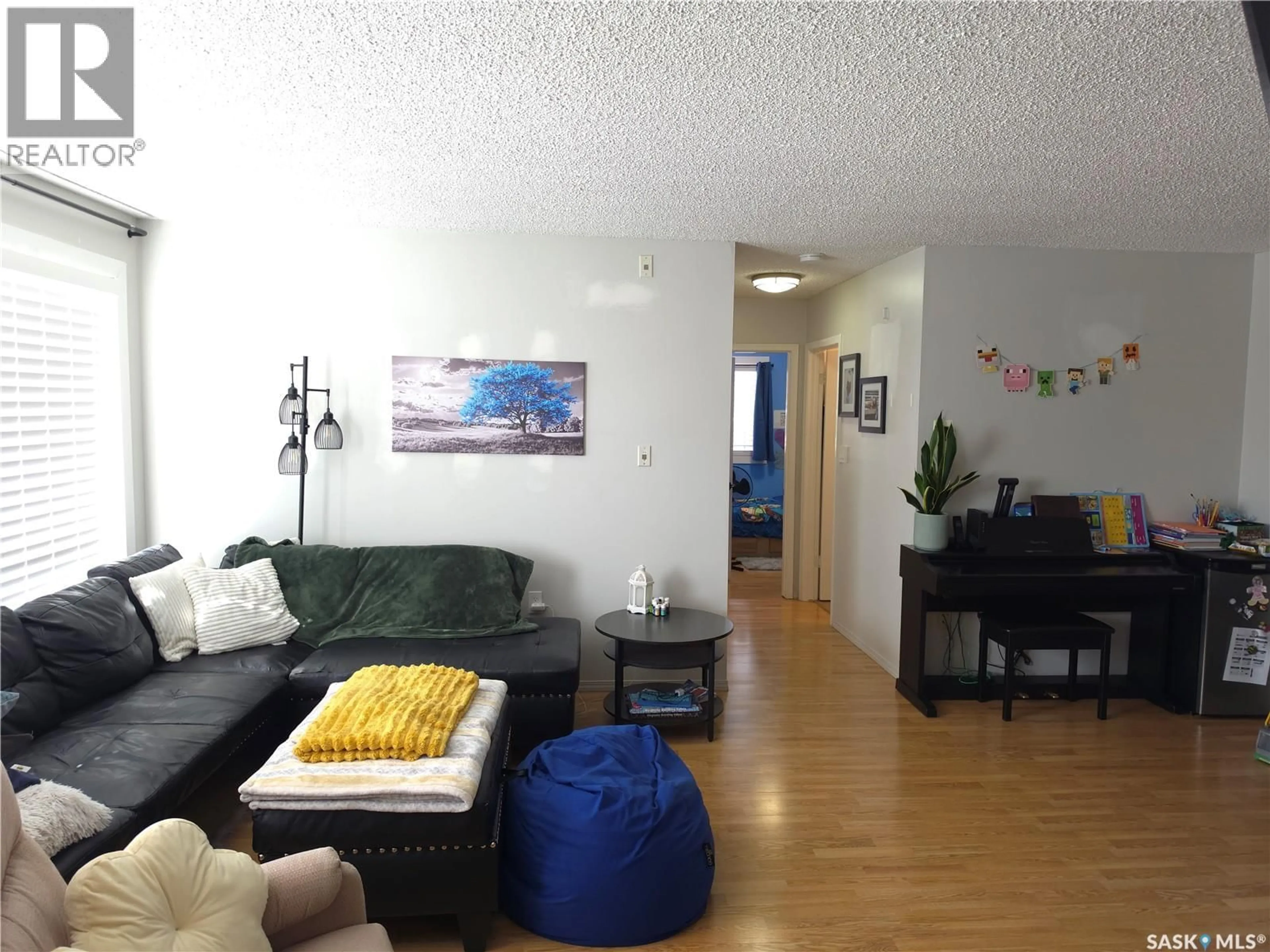 Living room with furniture, unknown for 9 605 WILSON CRESCENT, Saskatoon Saskatchewan S7J2M2