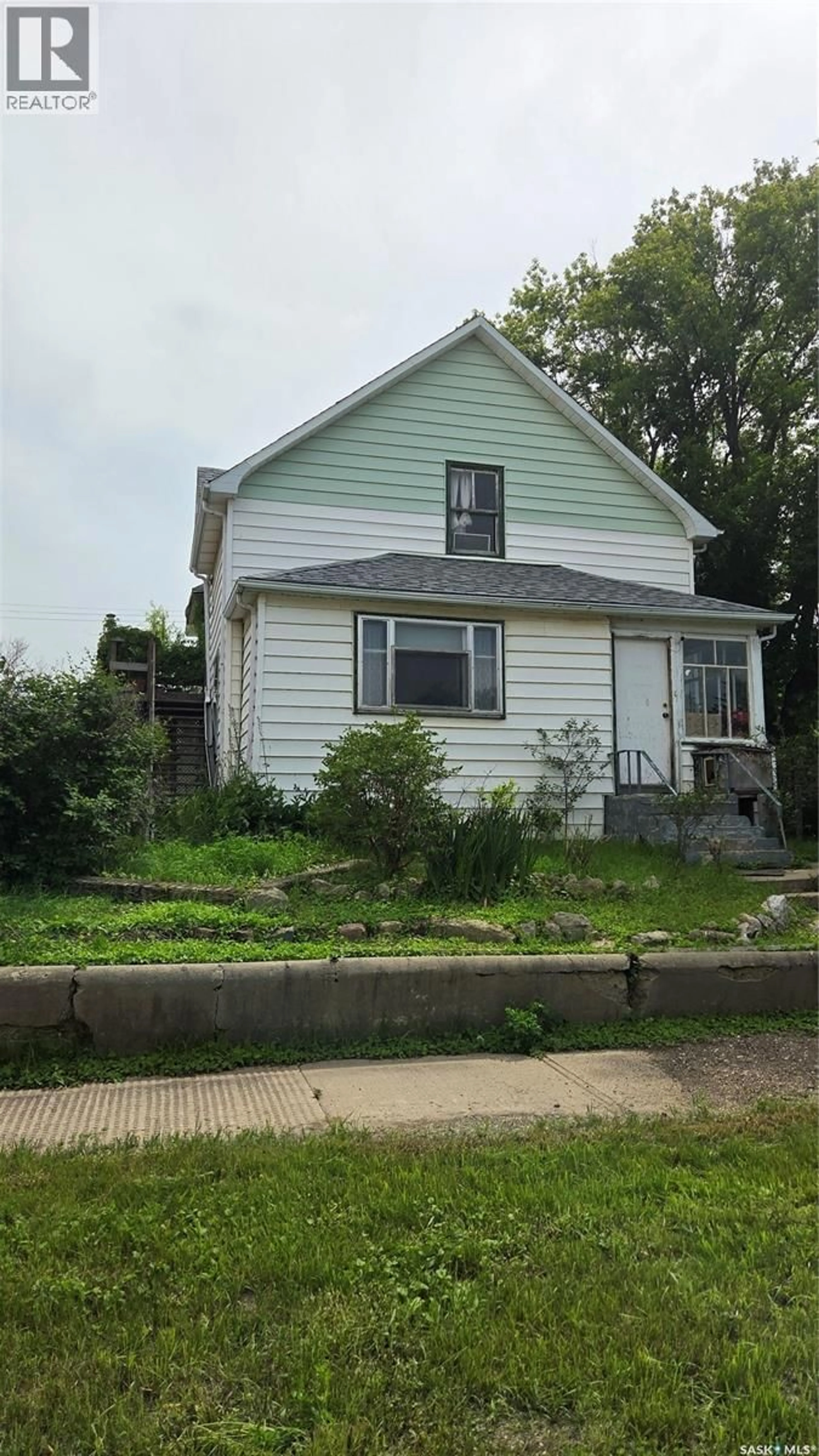 Unknown for 419 HOME STREET, Moose Jaw Saskatchewan S6H4X4