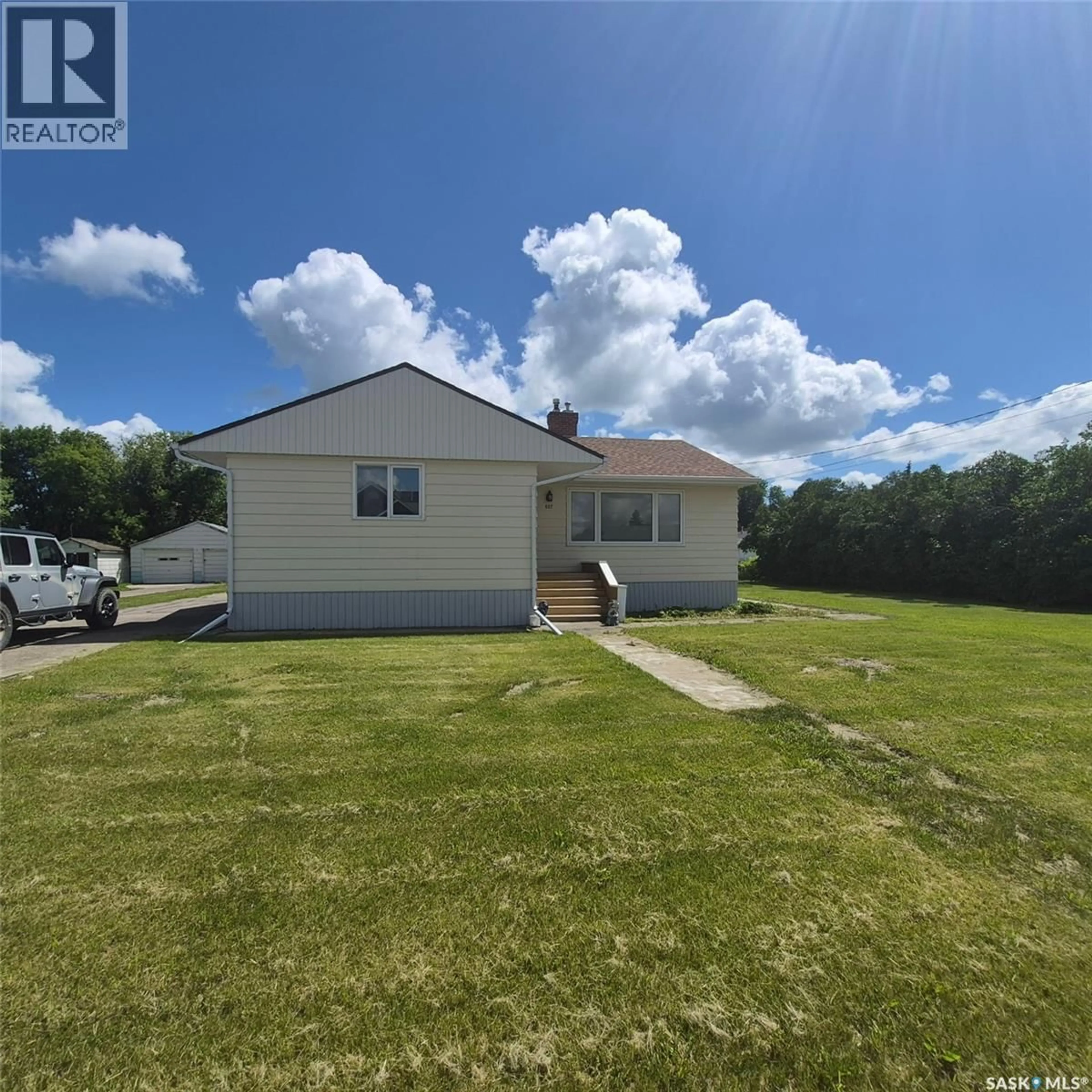 A pic from outside/outdoor area/front of a property/back of a property/a pic from drone, water/lake/river/ocean view for 807 PACIFIC STREET, Grenfell Saskatchewan S0G2B0