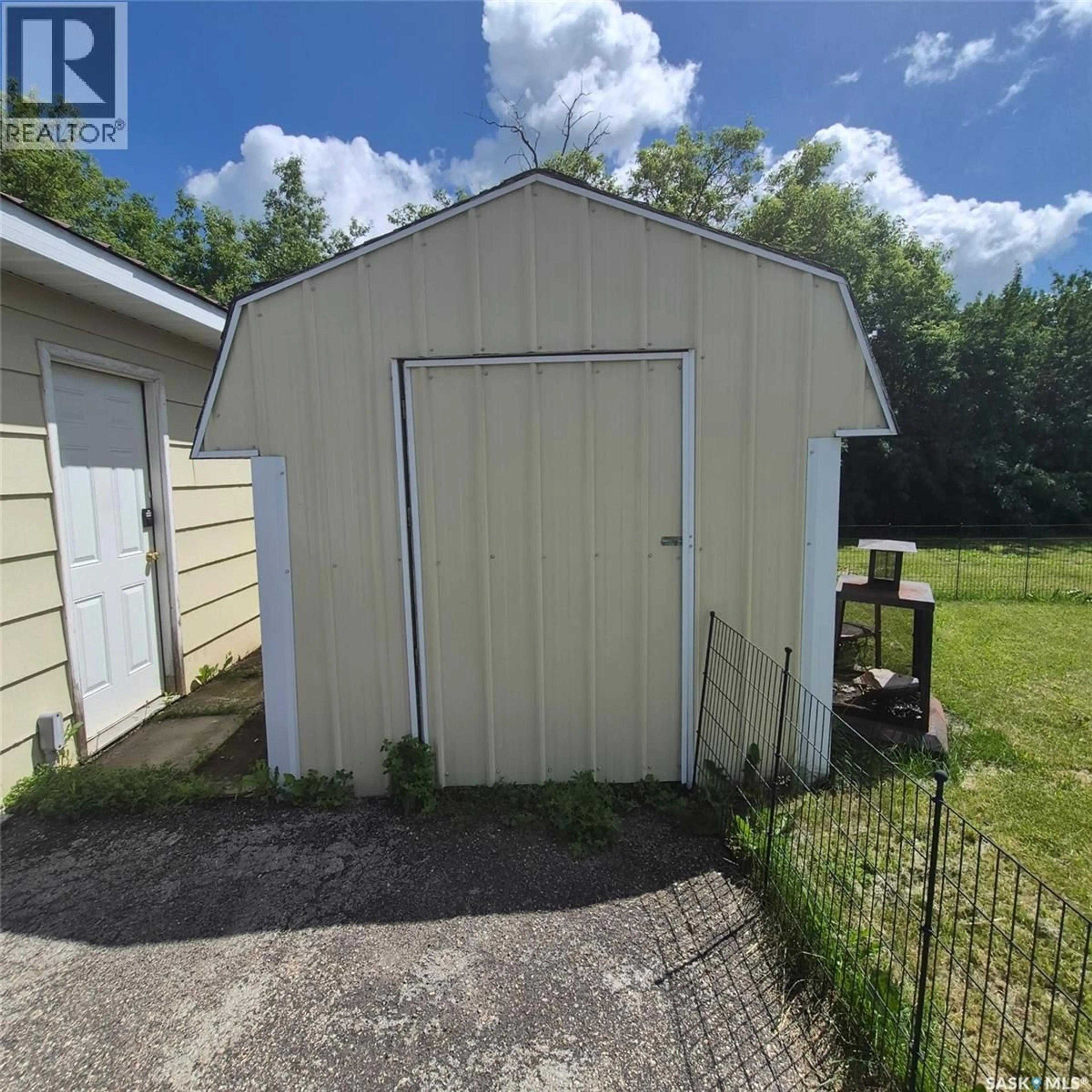 Shed for 807 PACIFIC STREET, Grenfell Saskatchewan S0G2B0